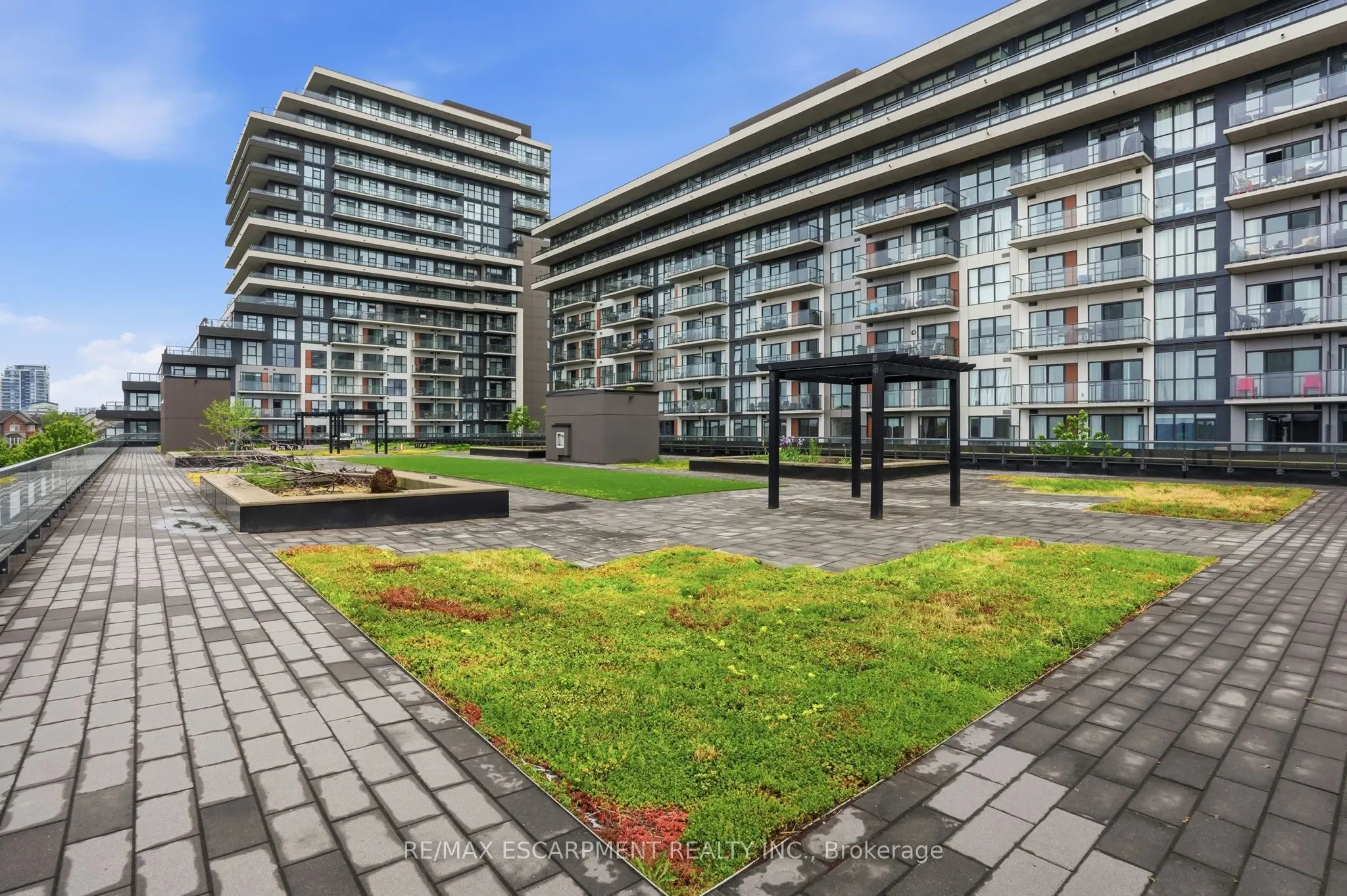 550 North Service Road #1201