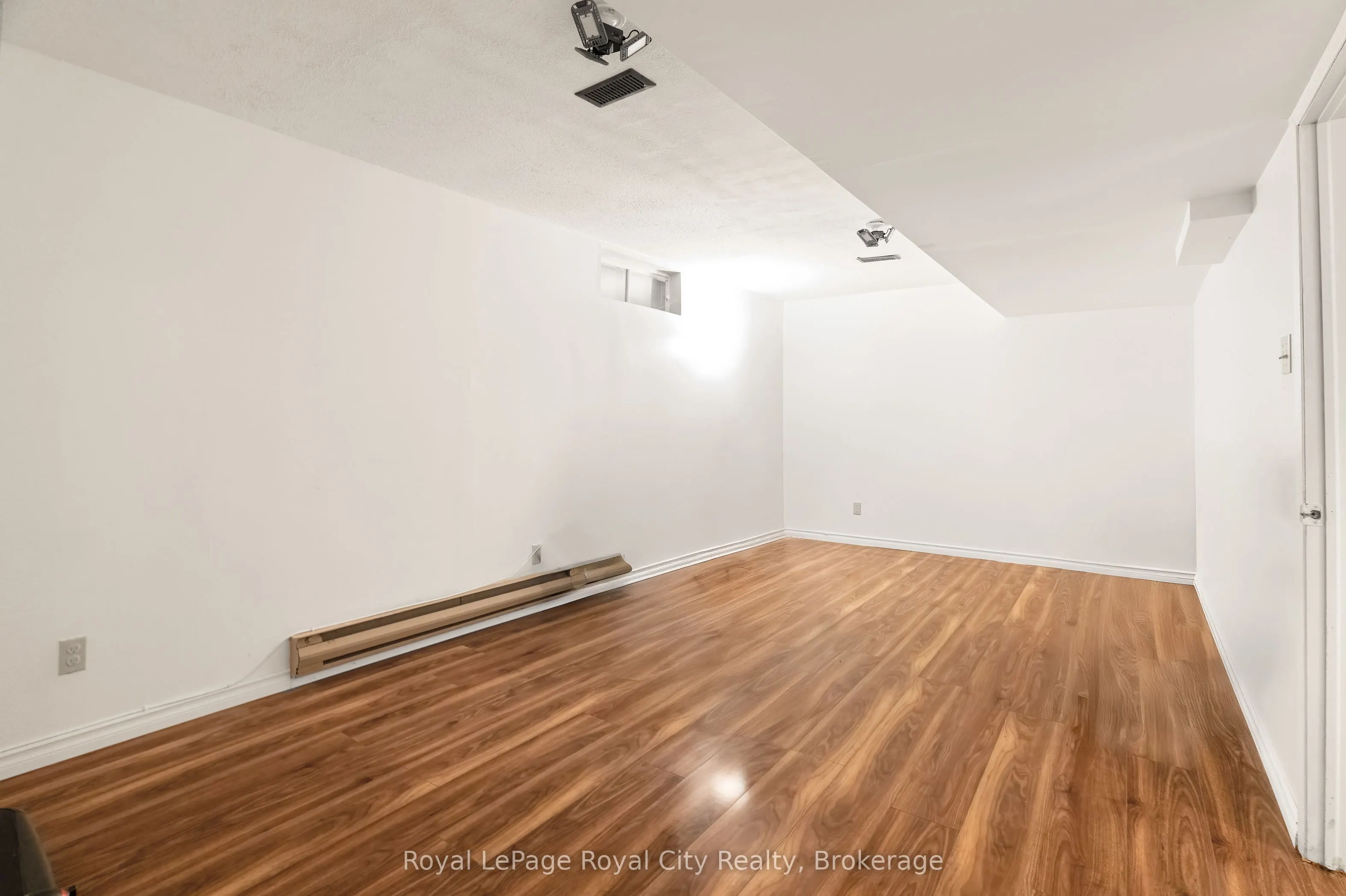 121 Imperial Road N