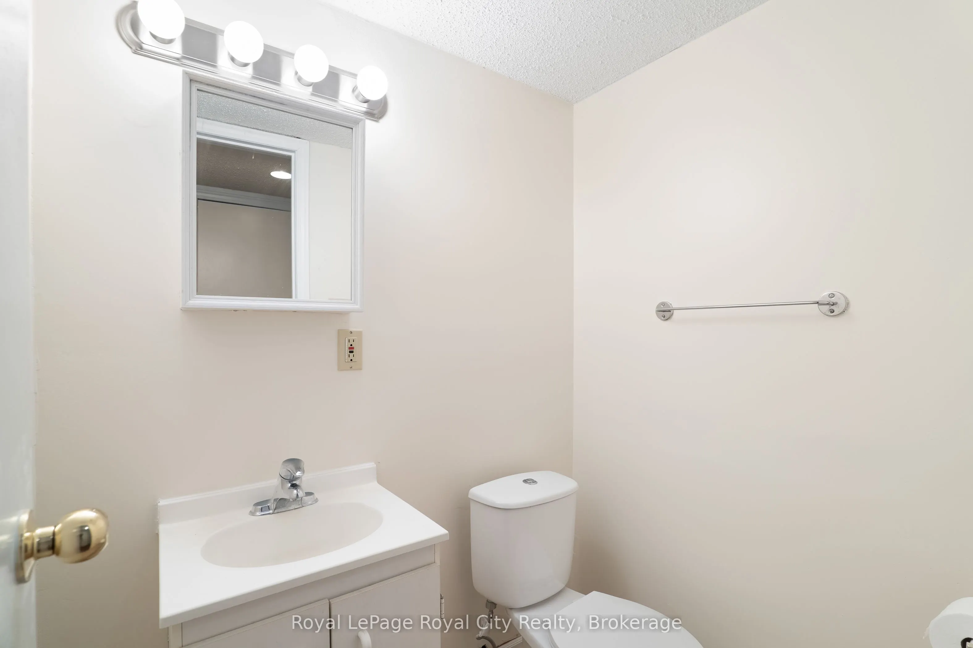 121 Imperial Road N