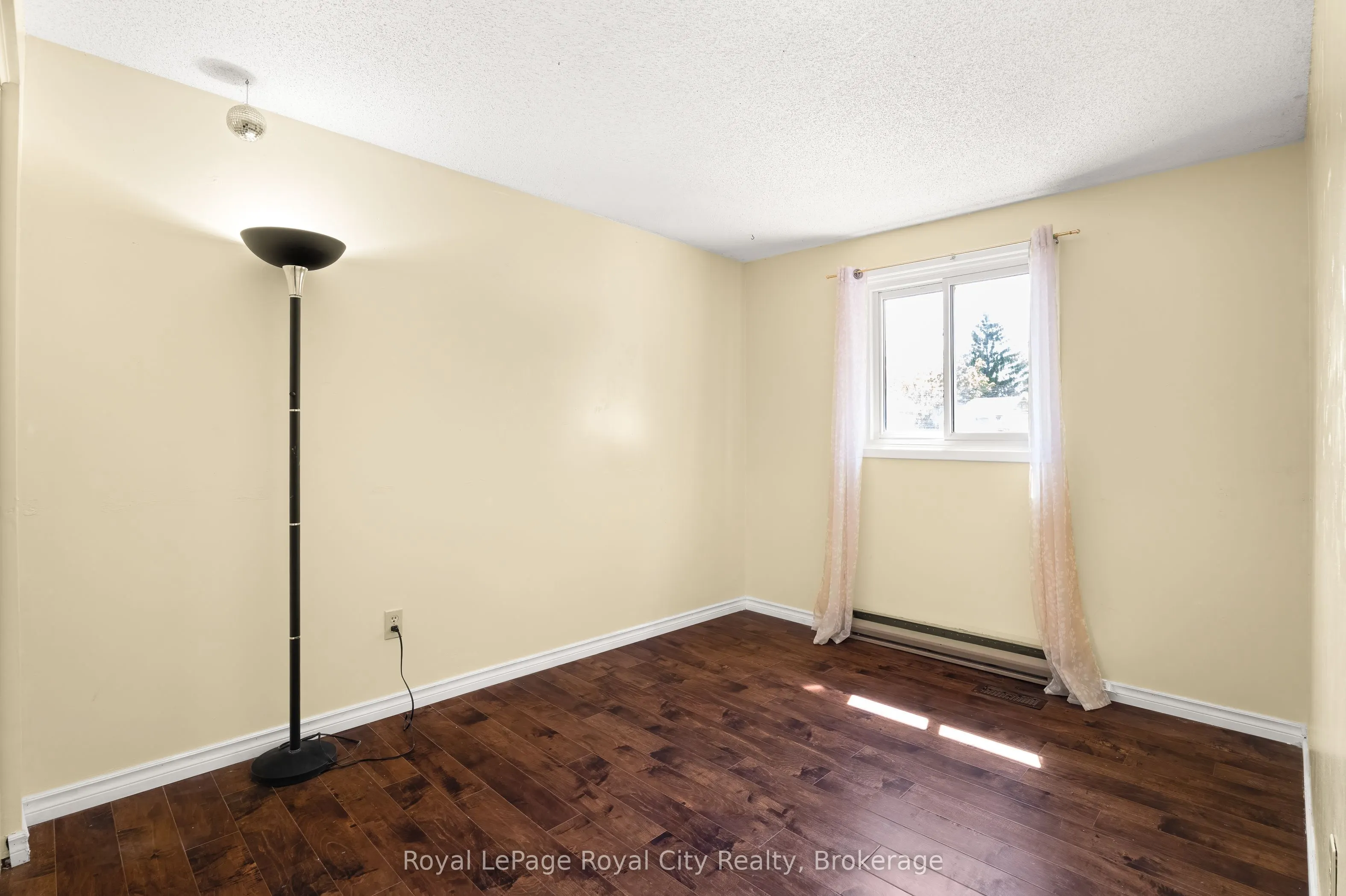 121 Imperial Road N