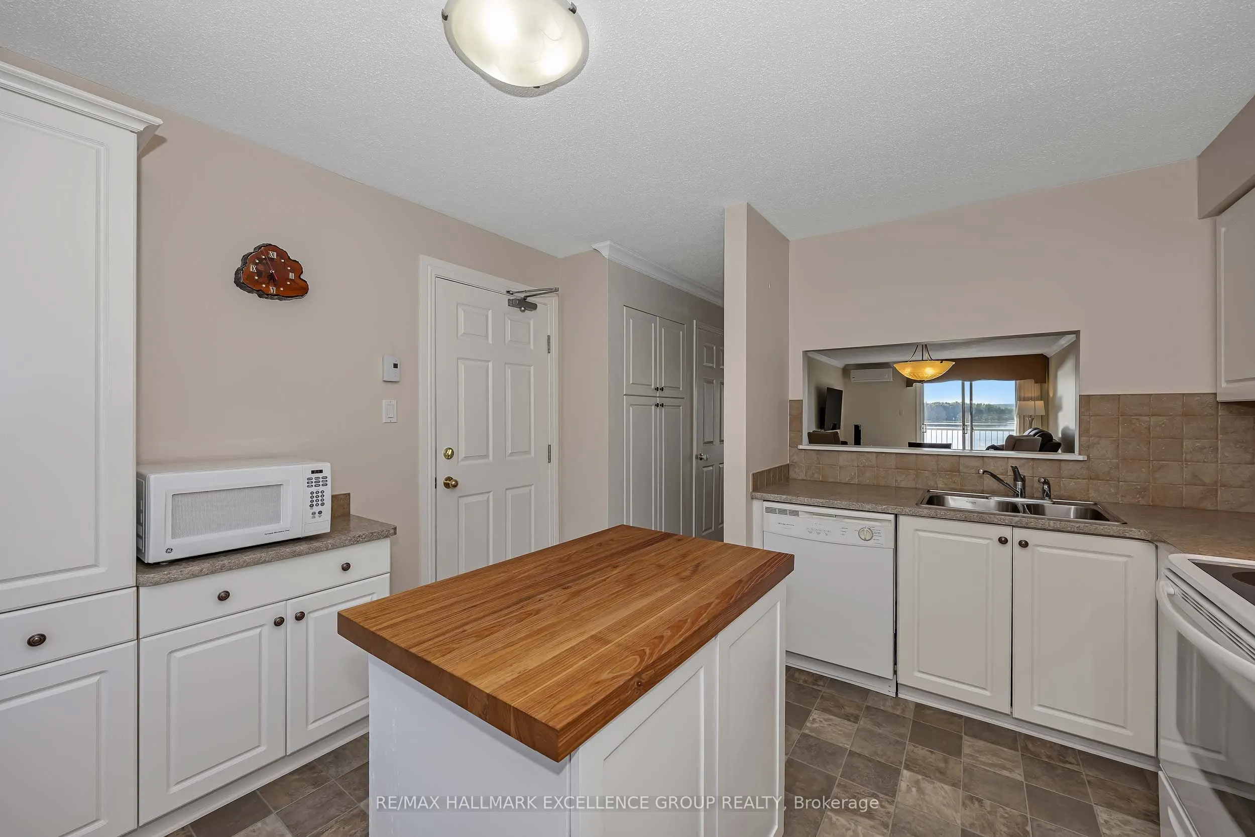 216 Edwards Street #4A