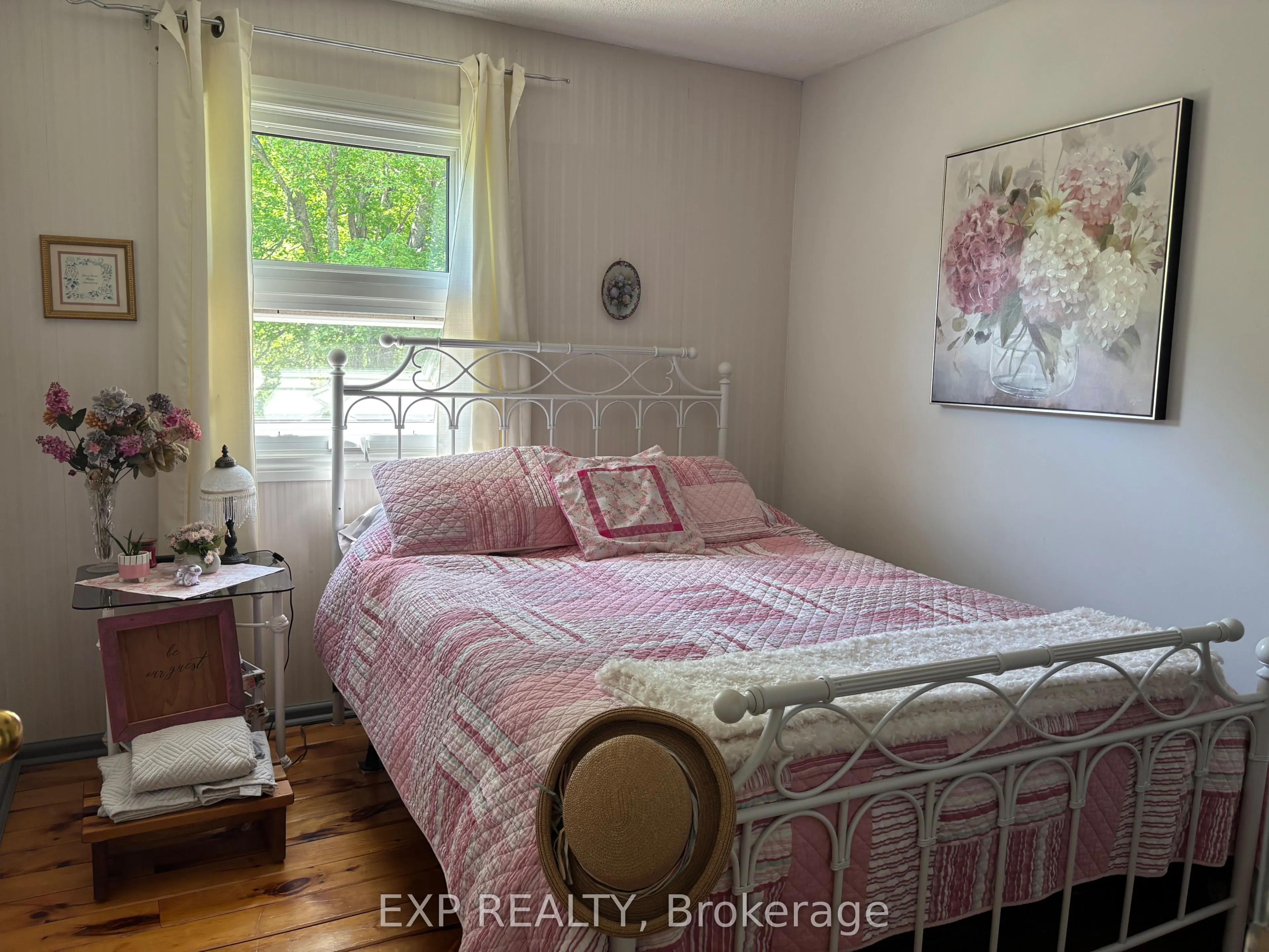 499 Centreview Road