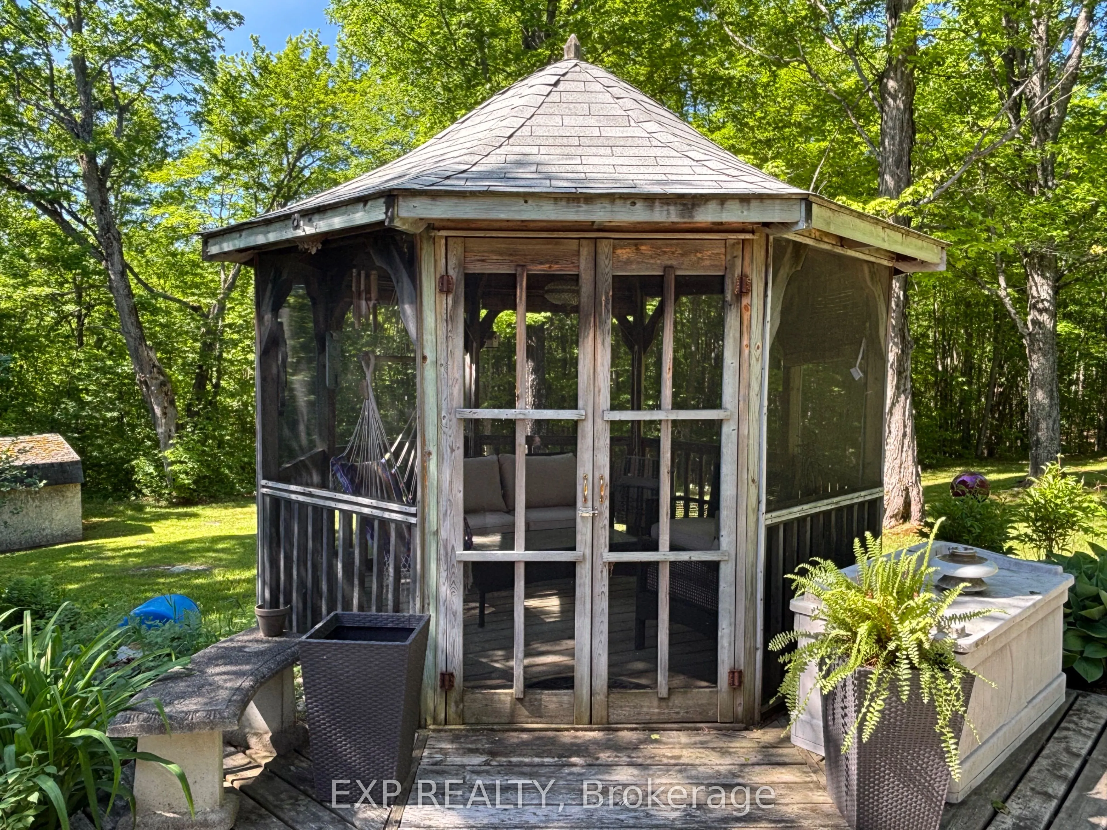 499 Centreview Road