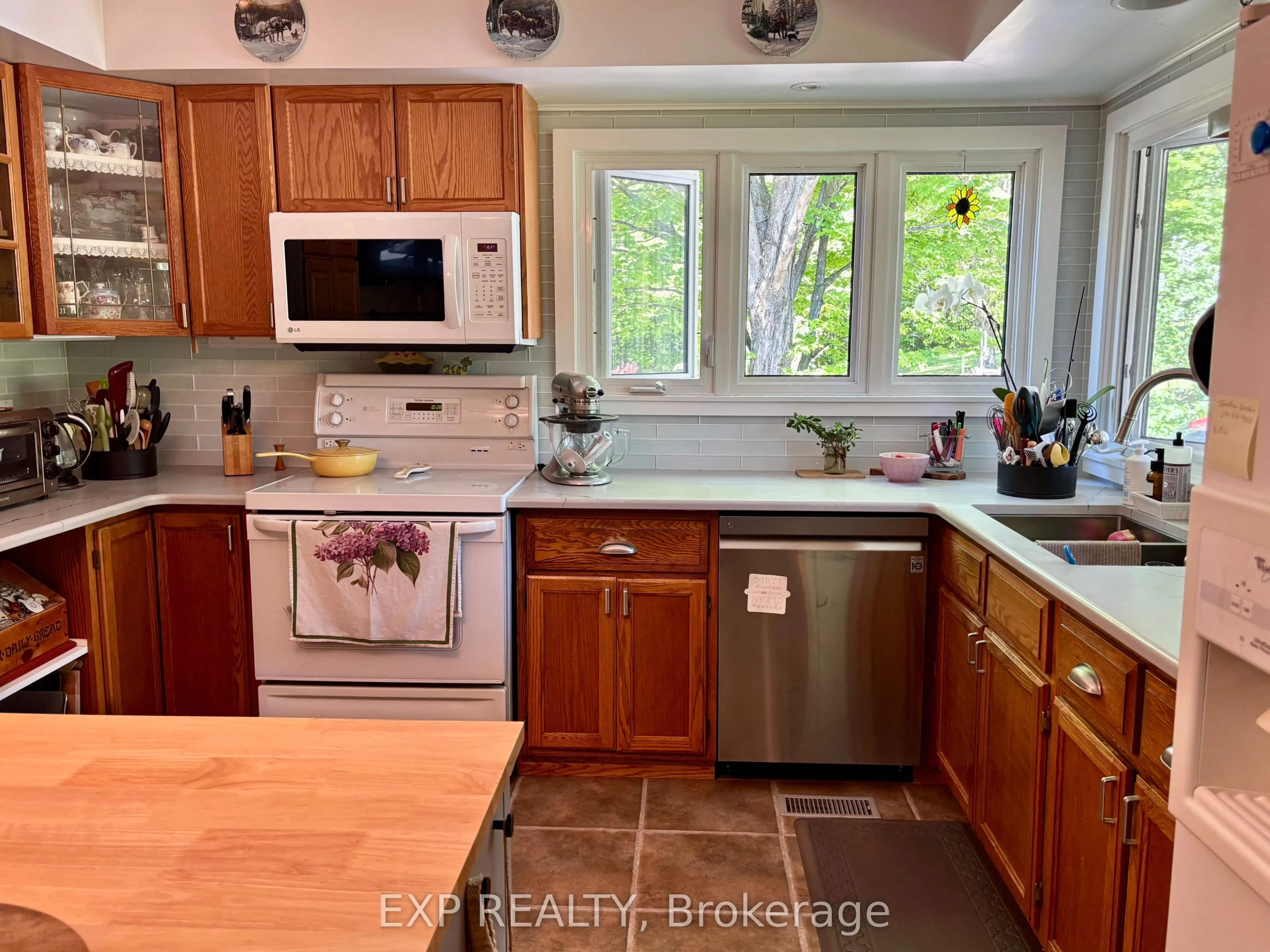 499 Centreview Road