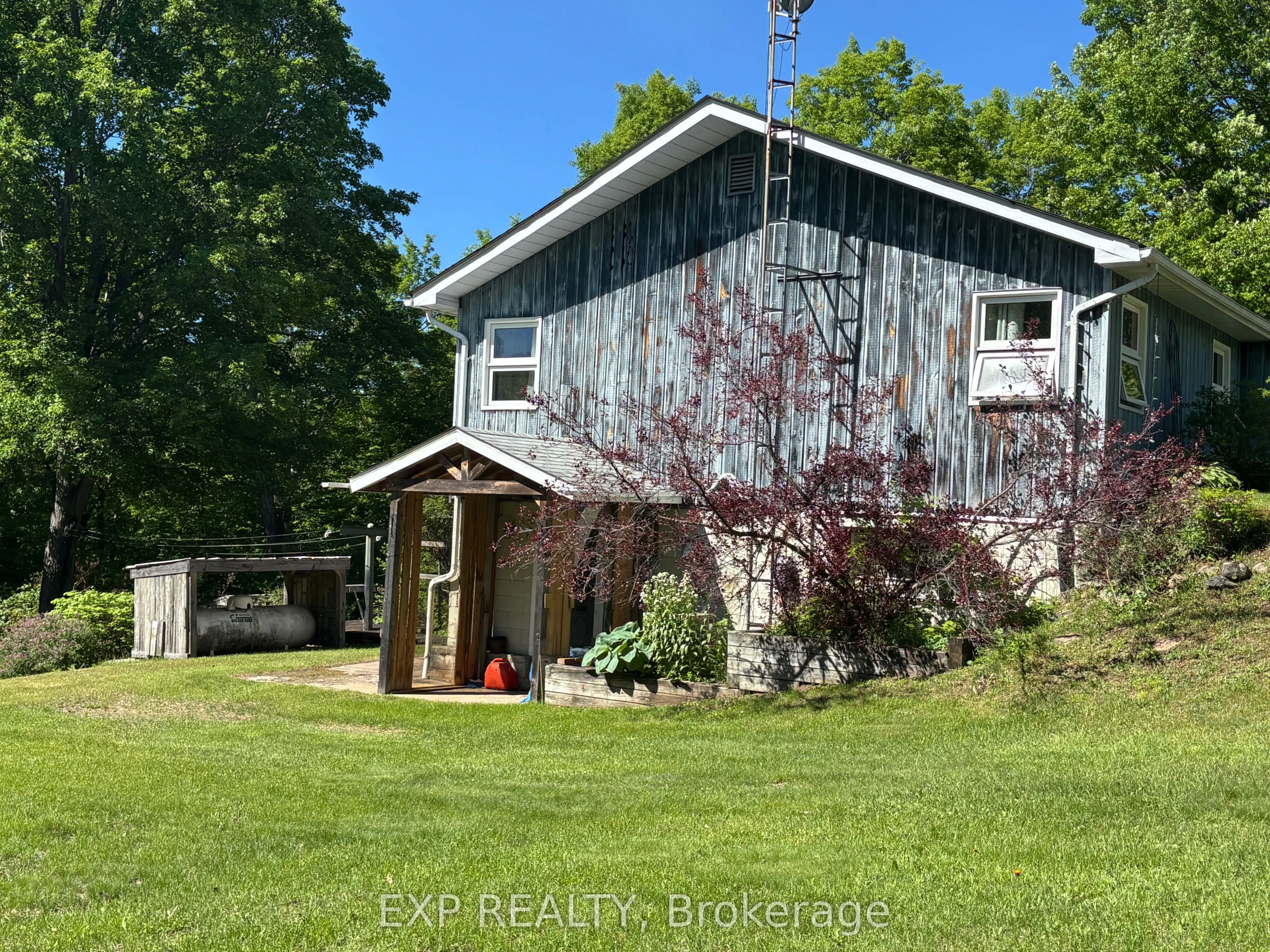 499 Centreview Road