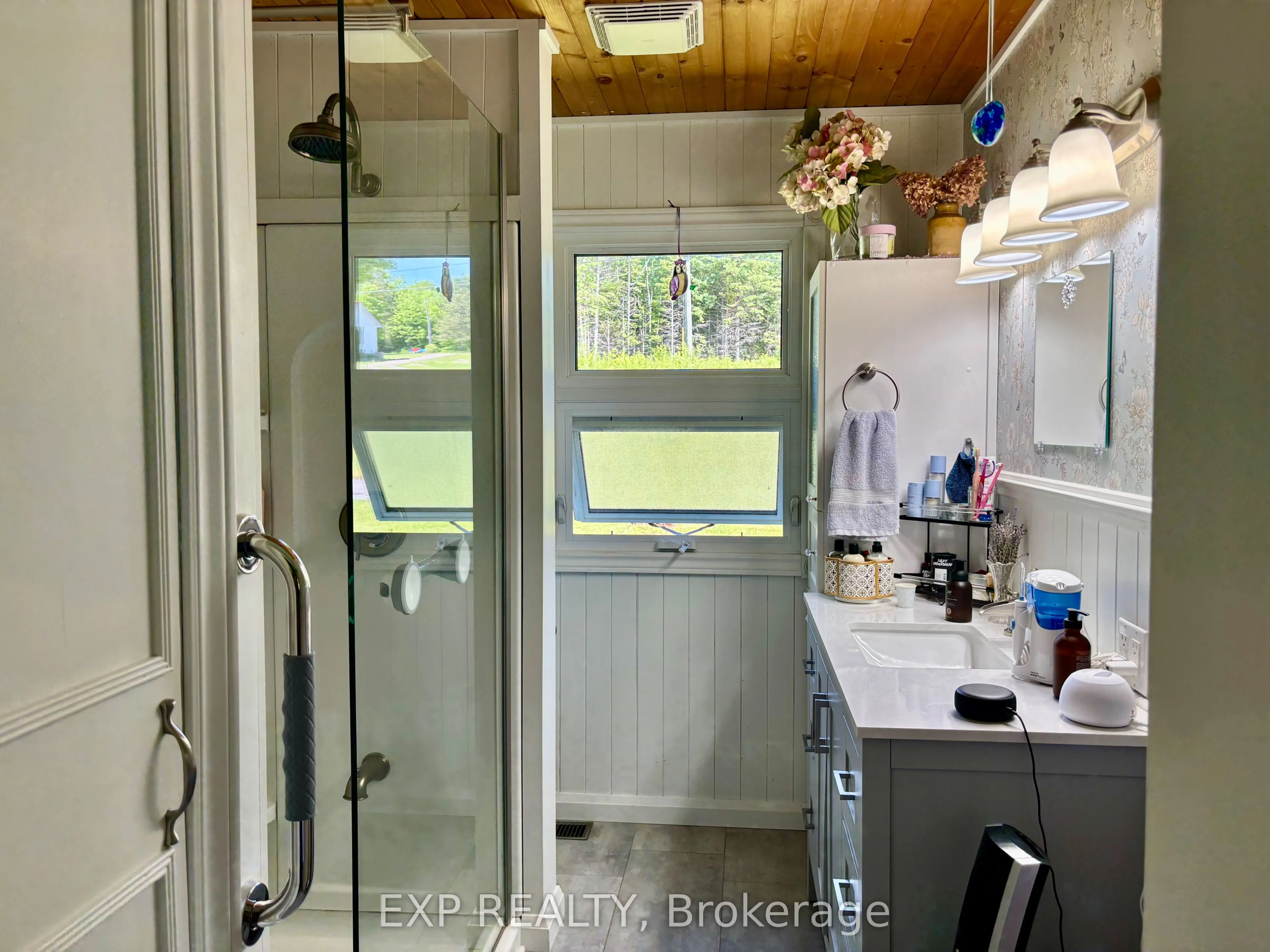 499 Centreview Road