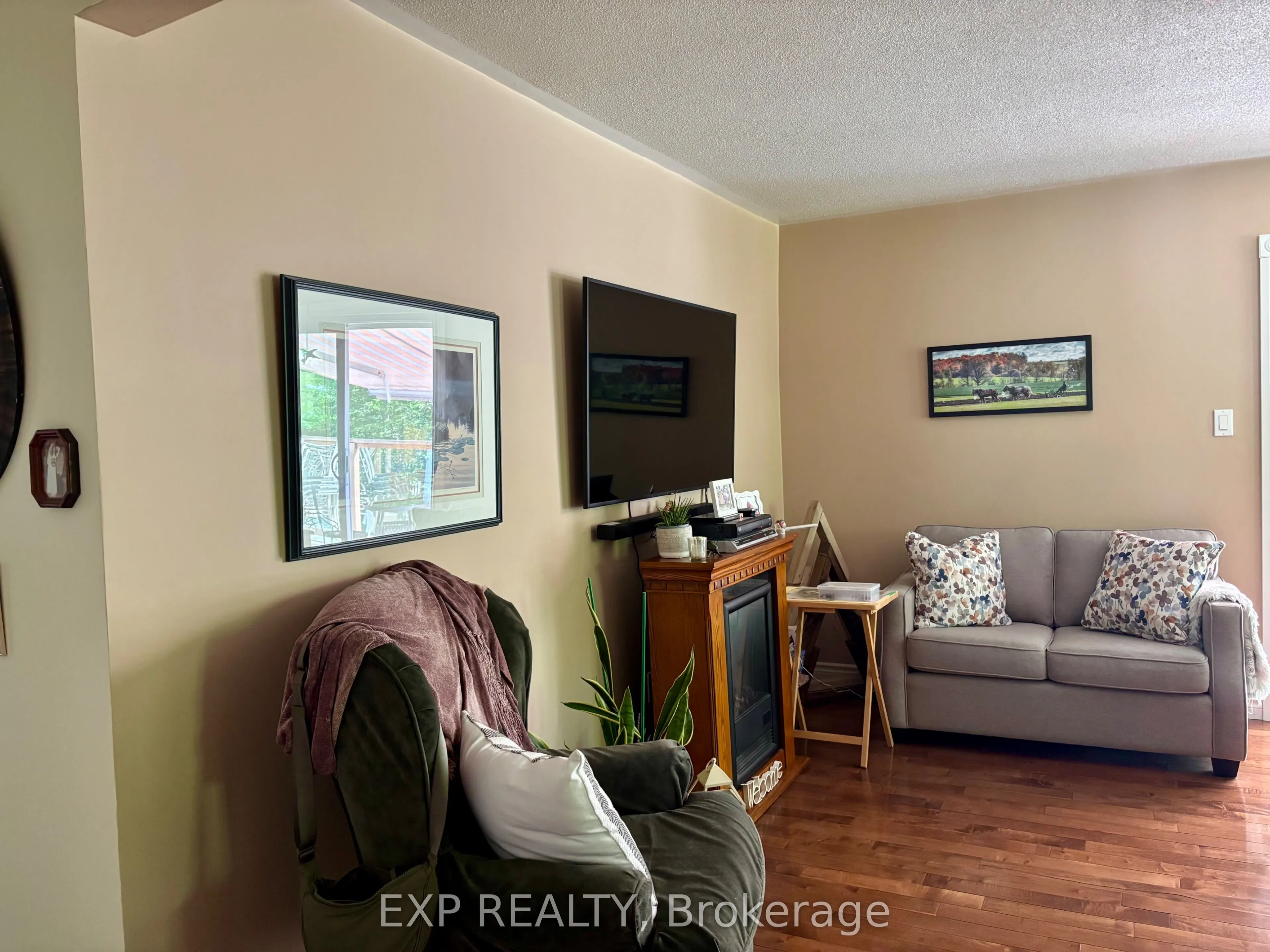 499 Centreview Road