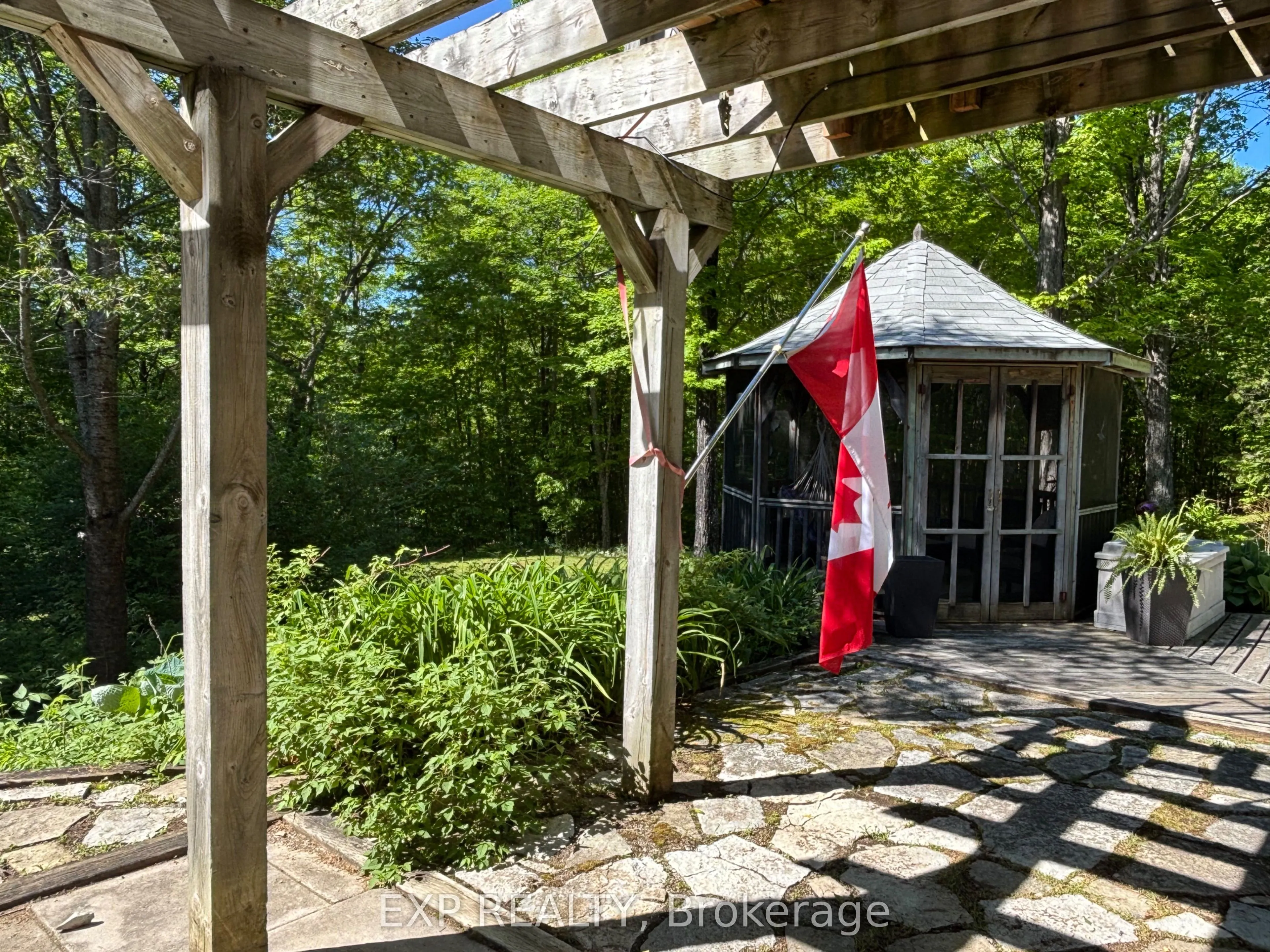 499 Centreview Road