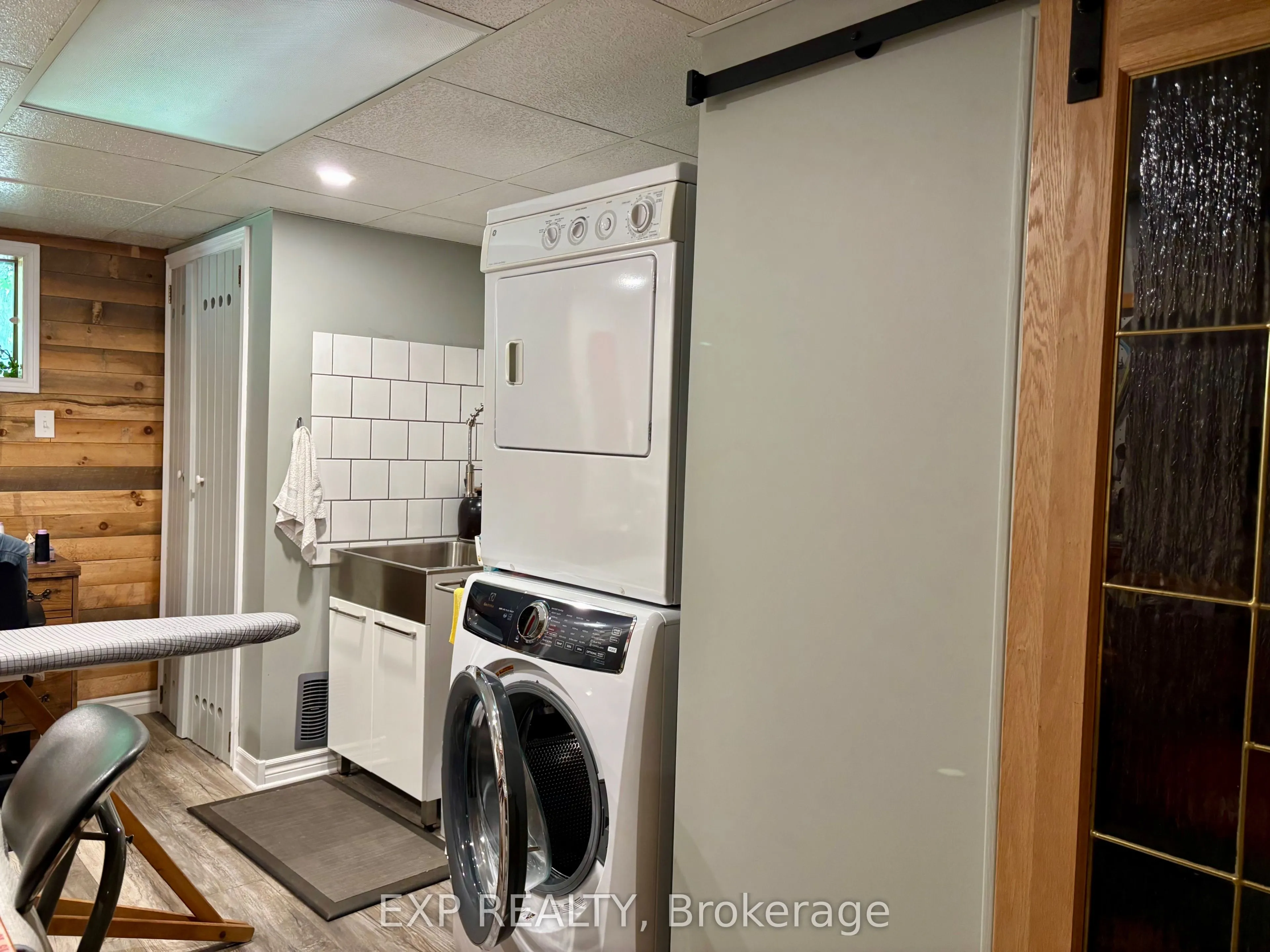 499 Centreview Road