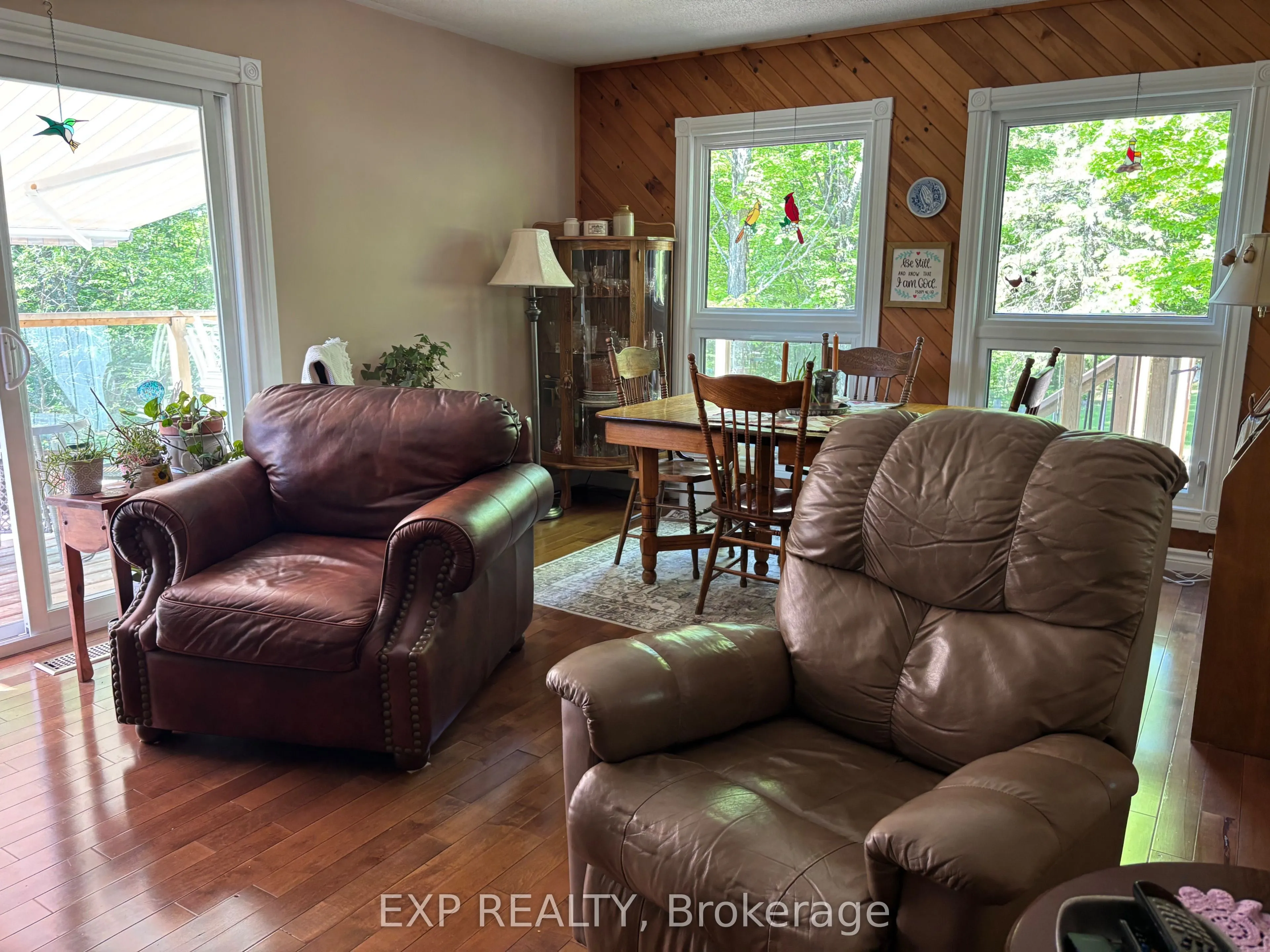 499 Centreview Road