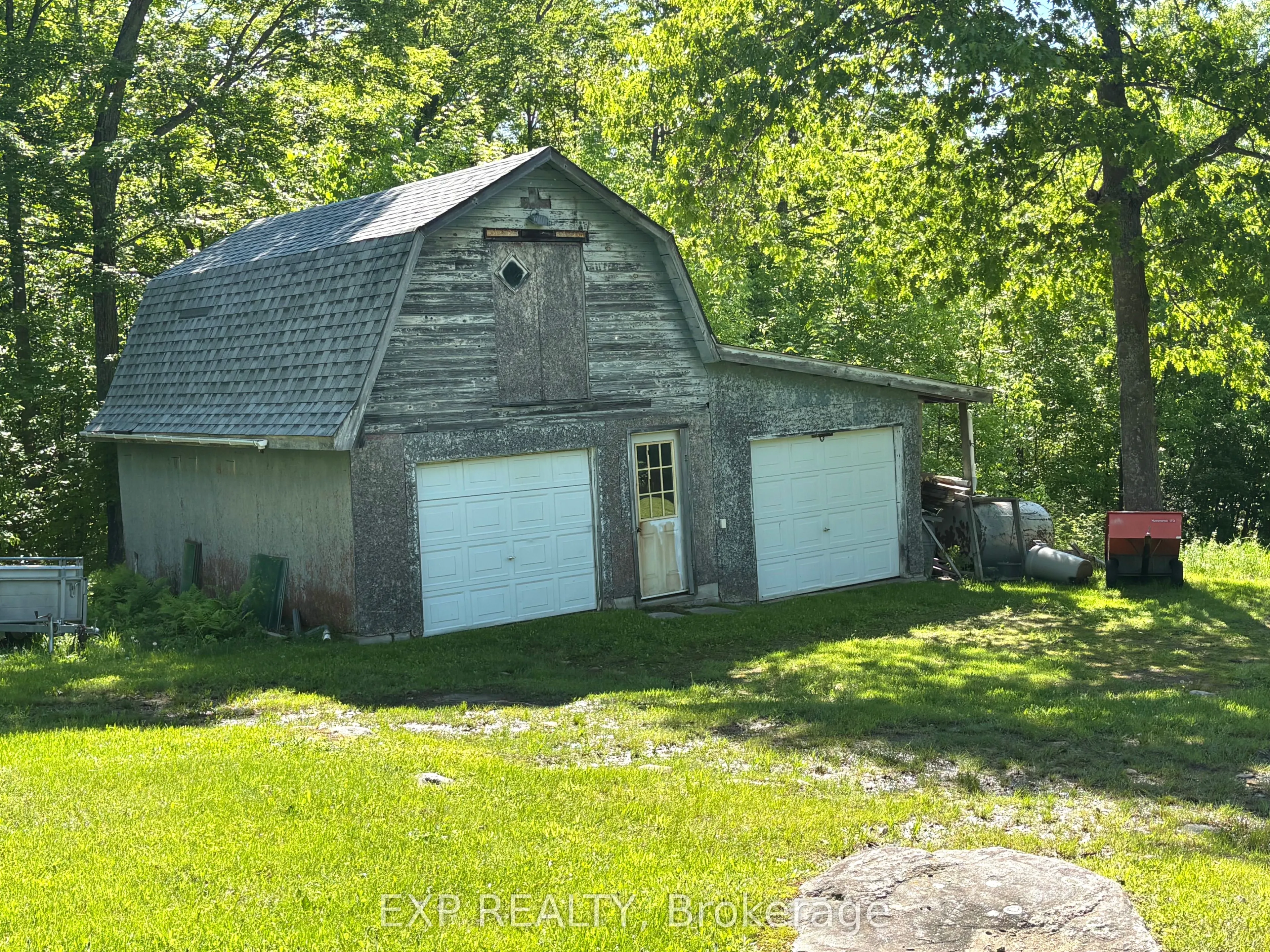 499 Centreview Road