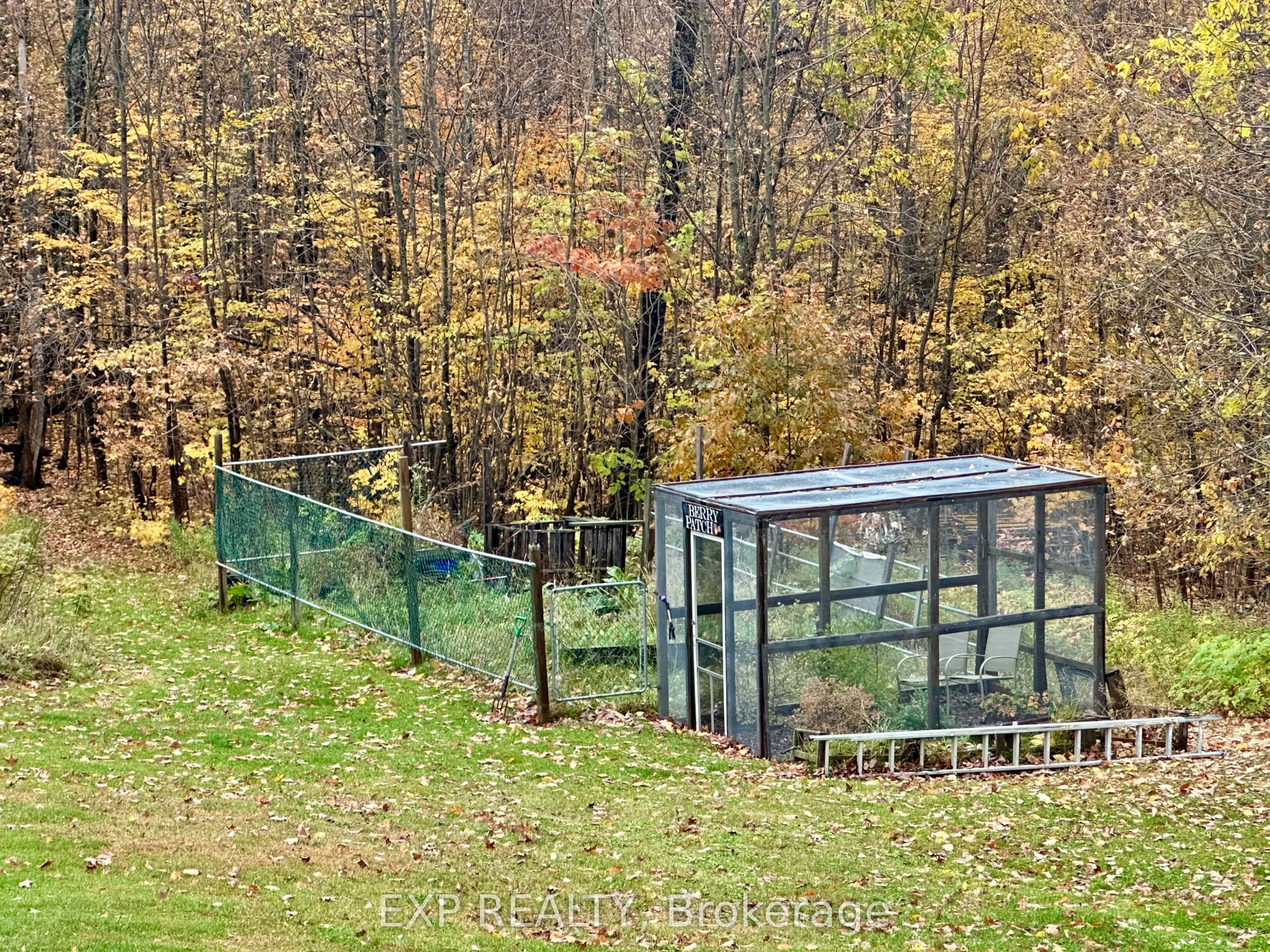 499 Centreview Road