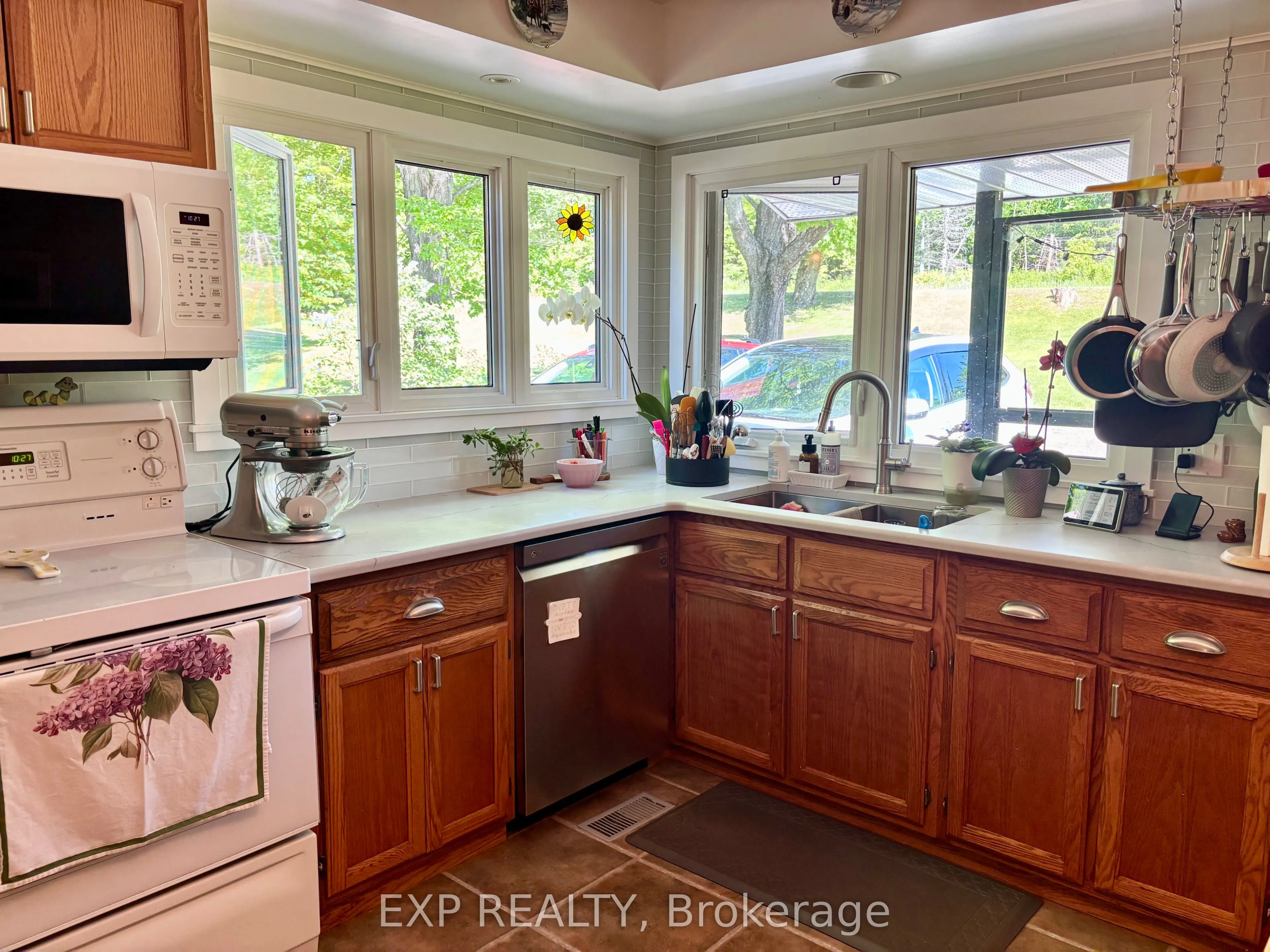 499 Centreview Road