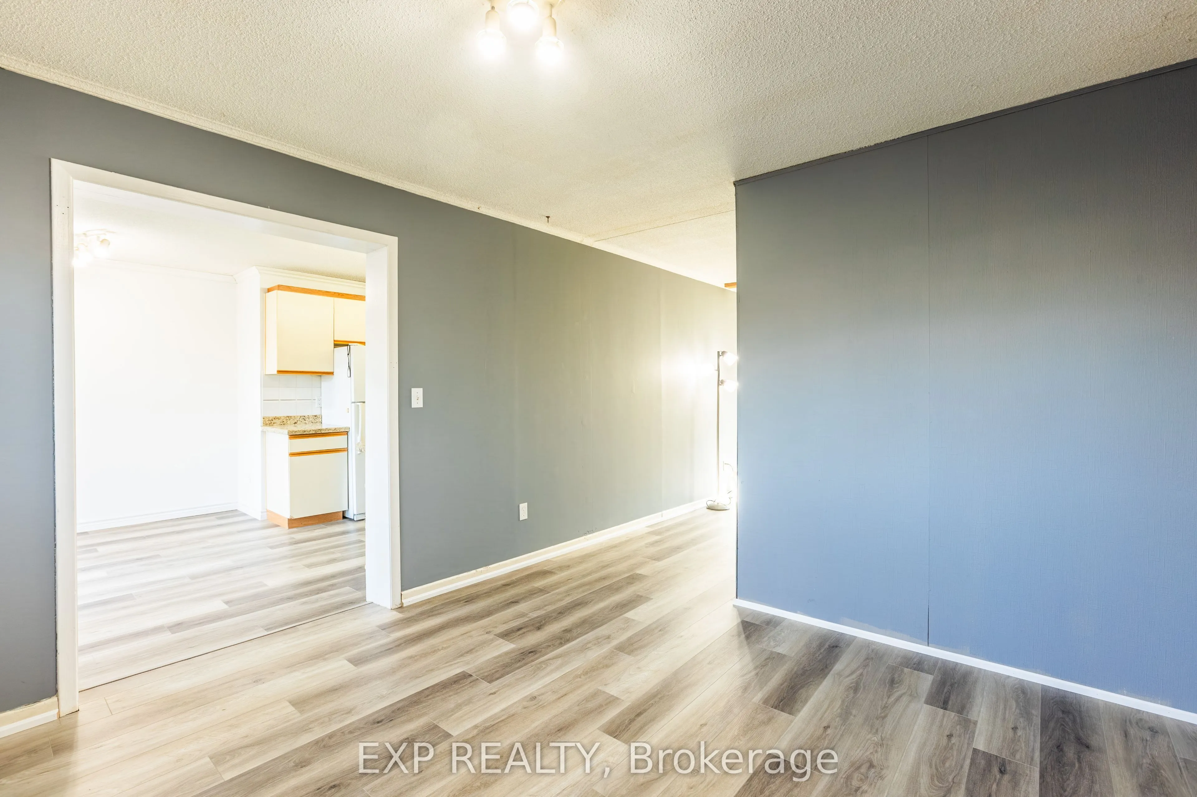 121 University Avenue E #102