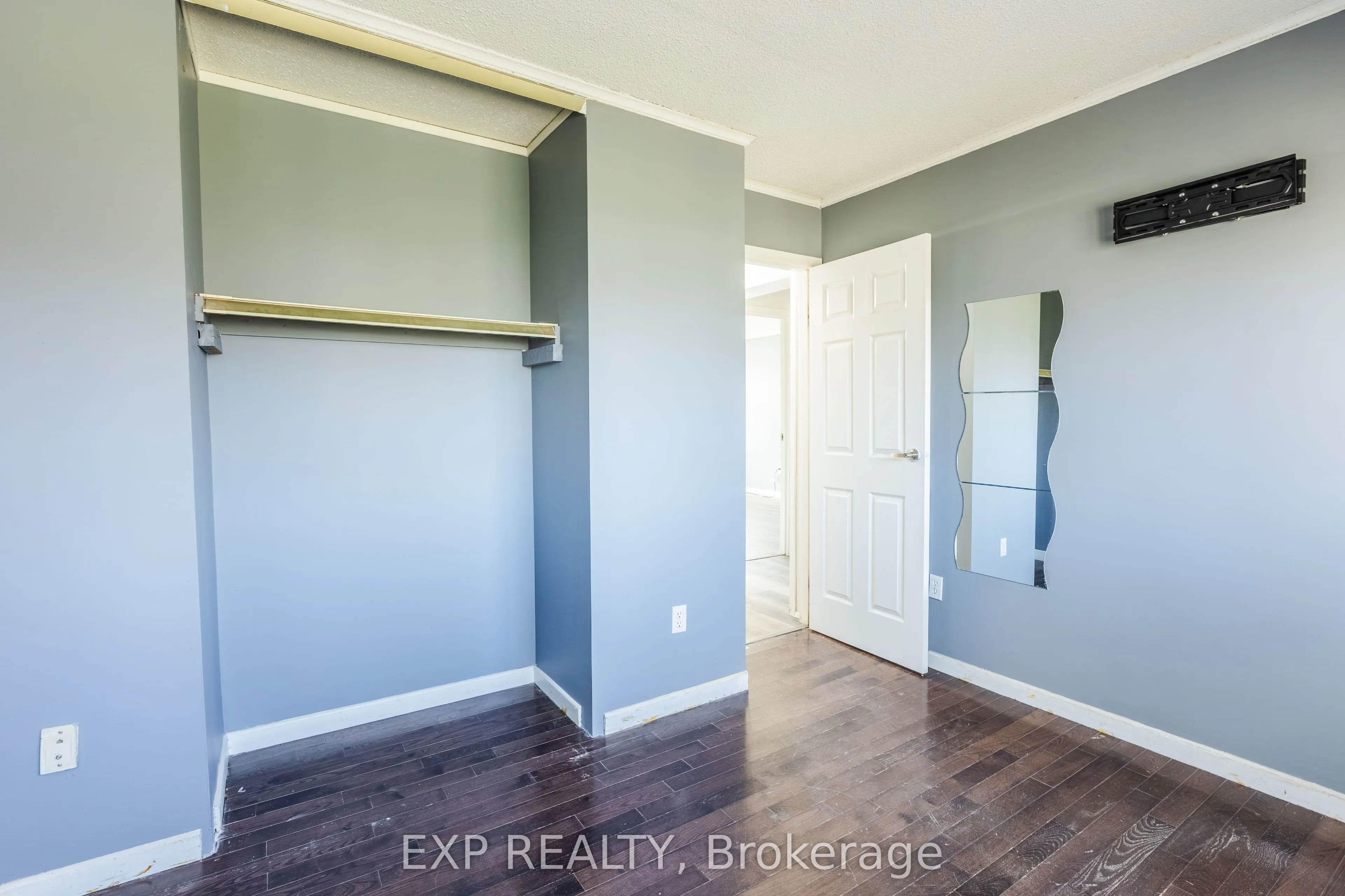 121 University Avenue E #102
