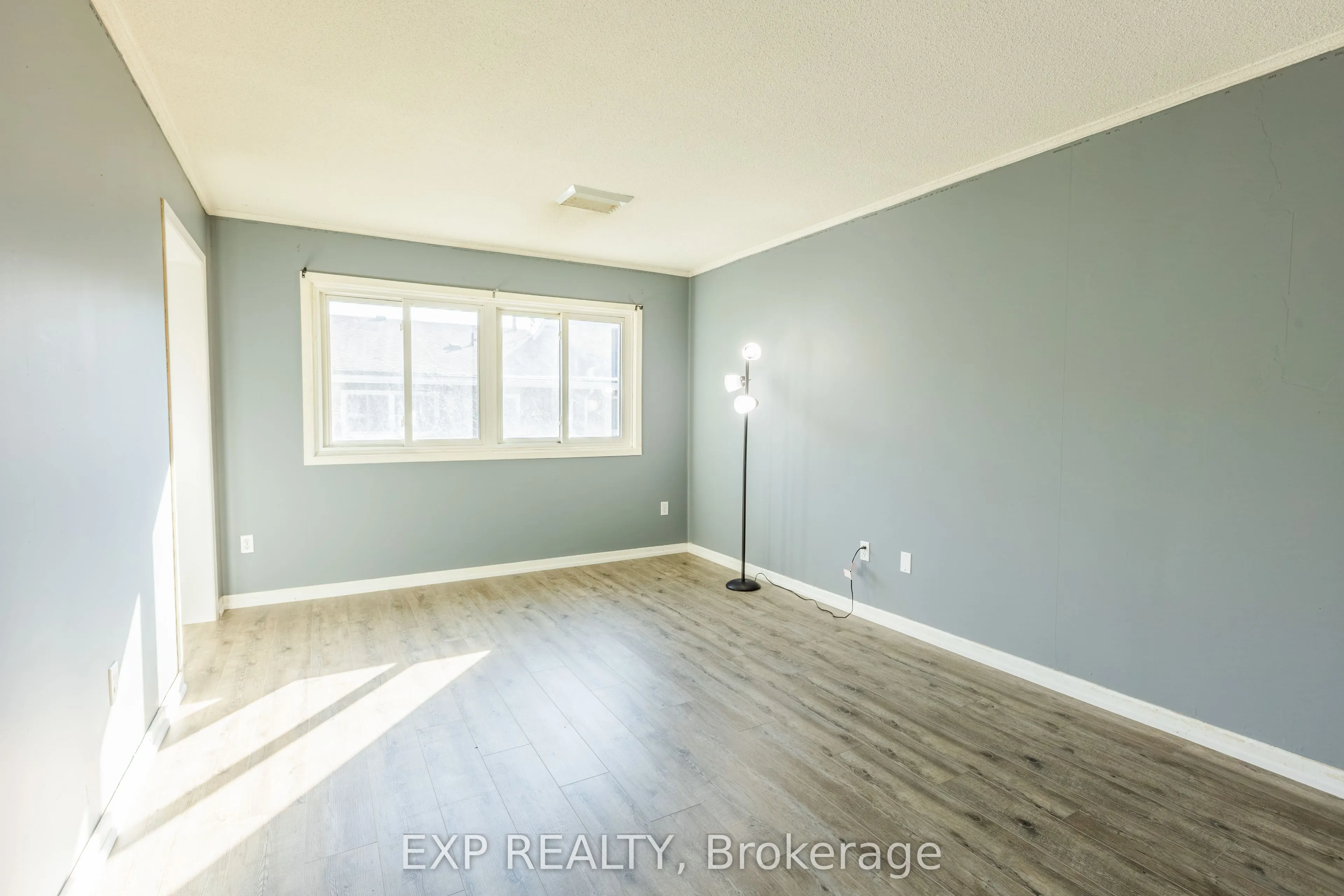 121 University Avenue E #102