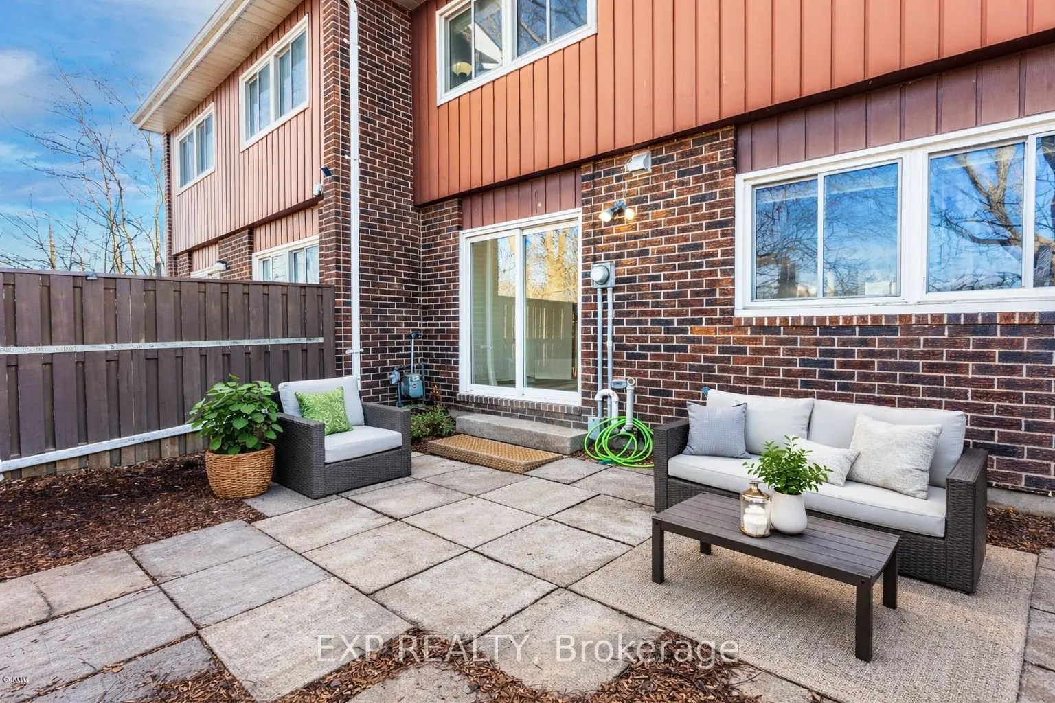 121 University Avenue E #102