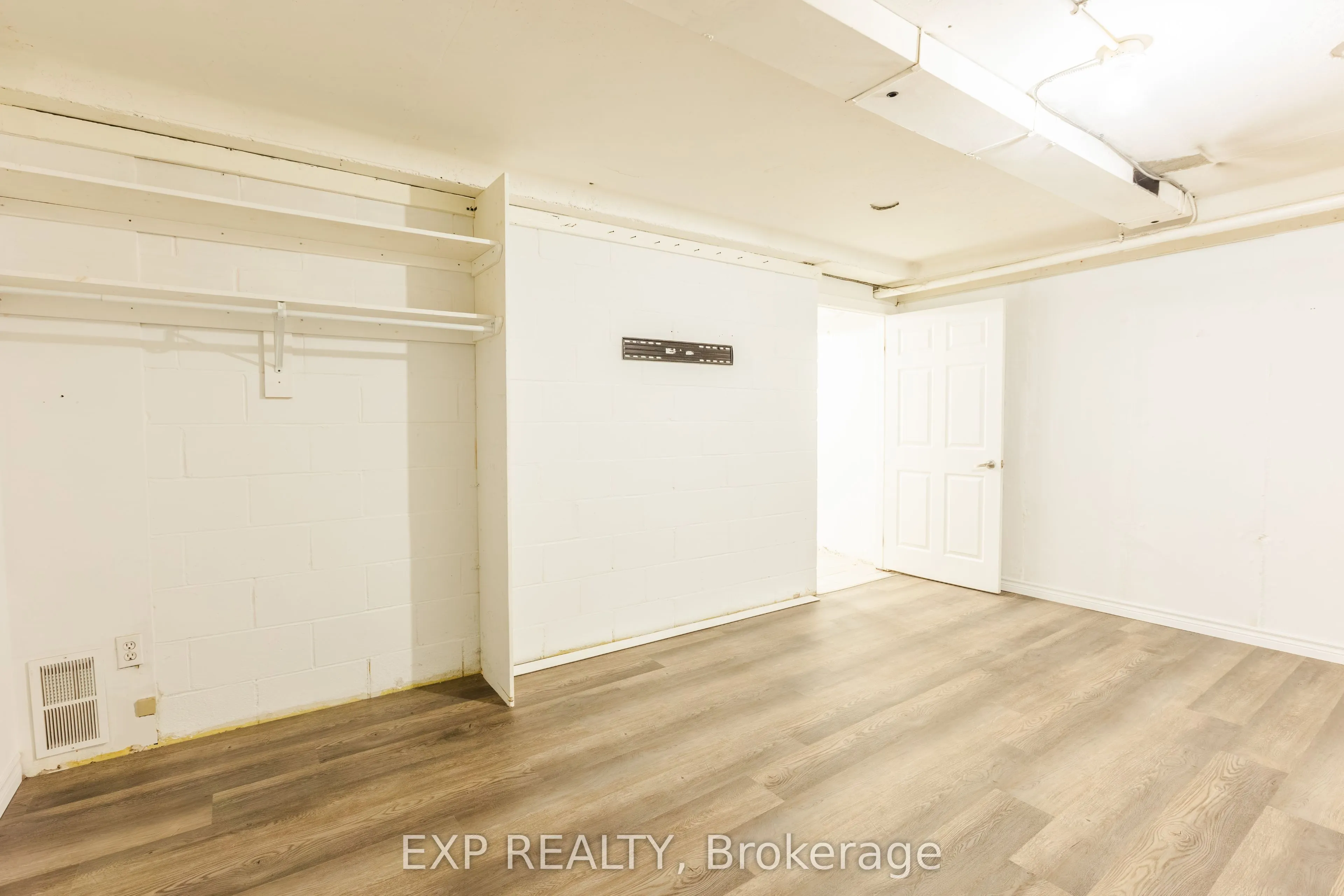 121 University Avenue E #102