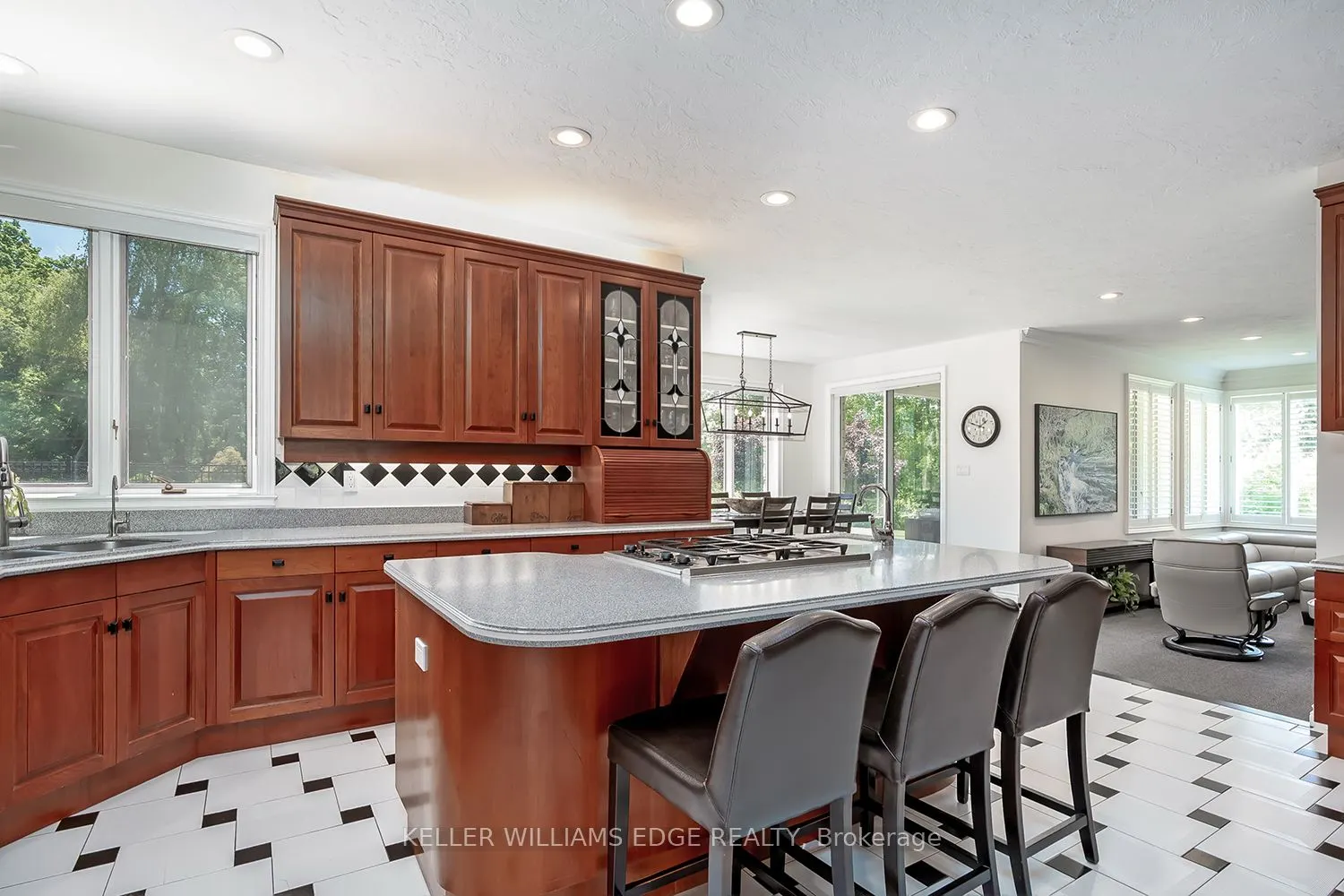938 Governor's Road
