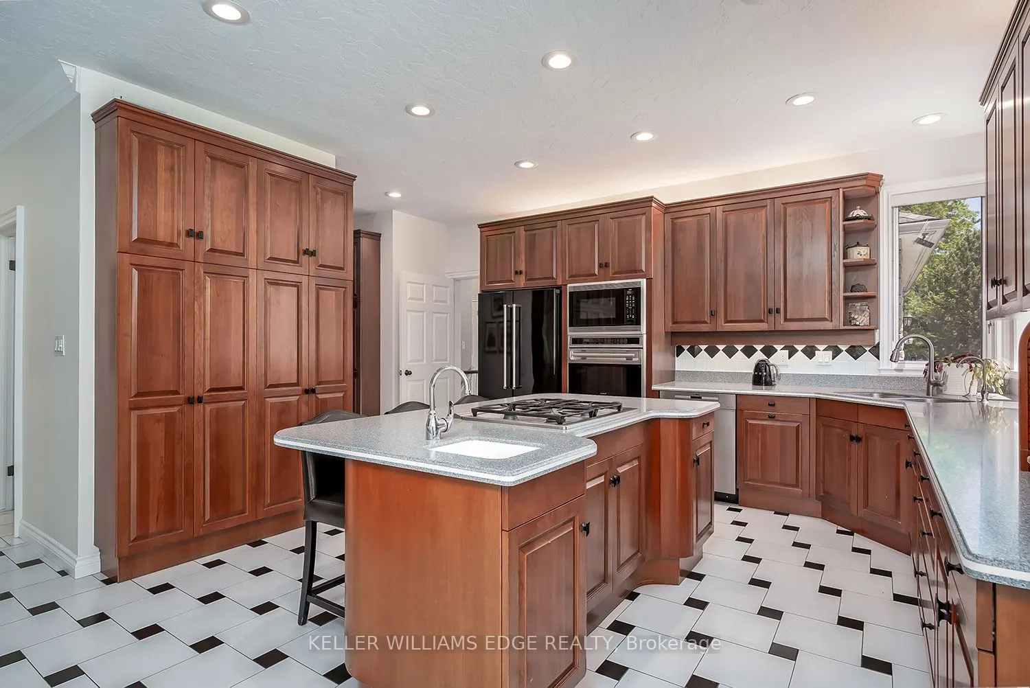 938 Governor's Road