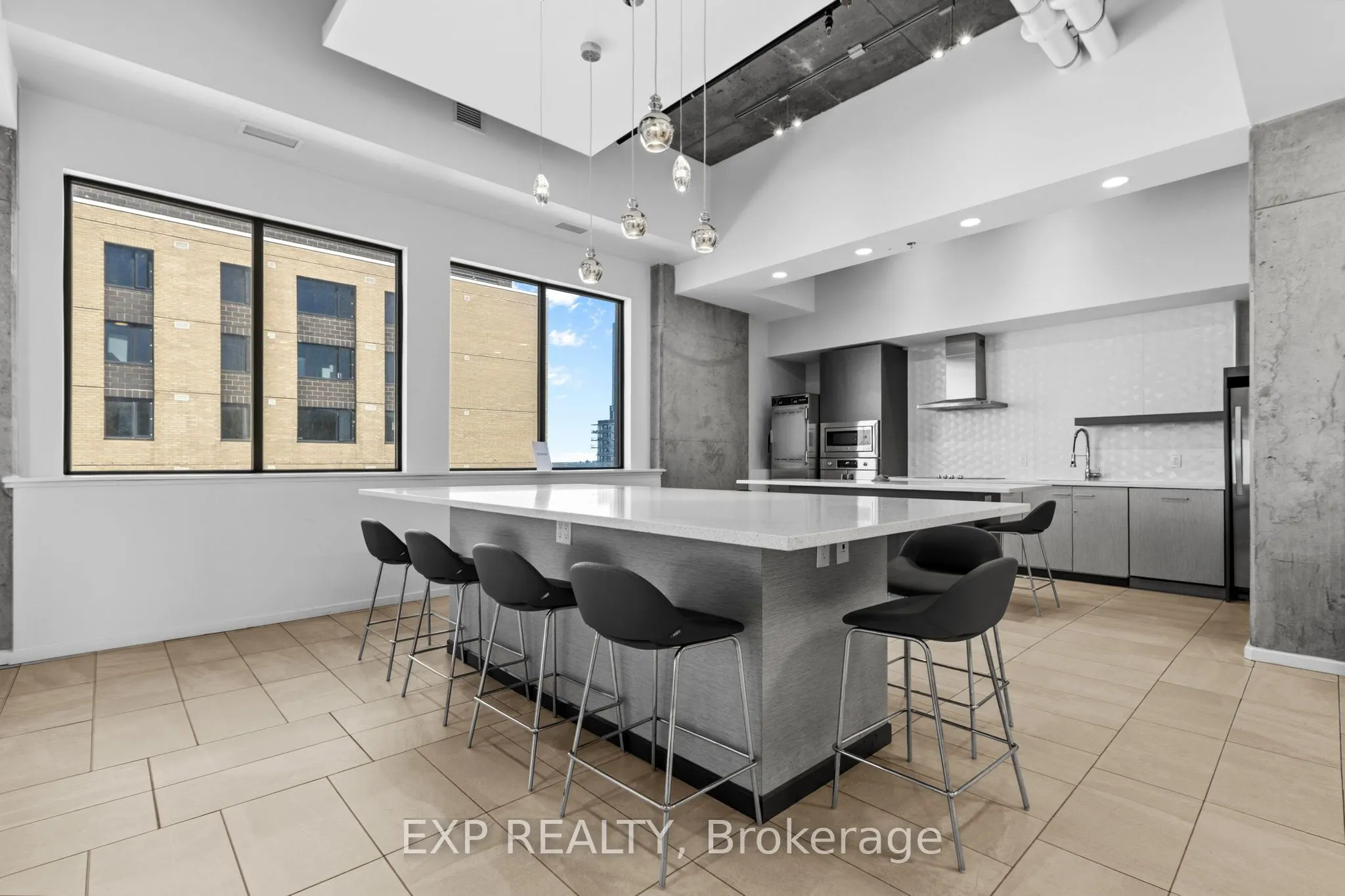 105 Champagne Avenue S #1009