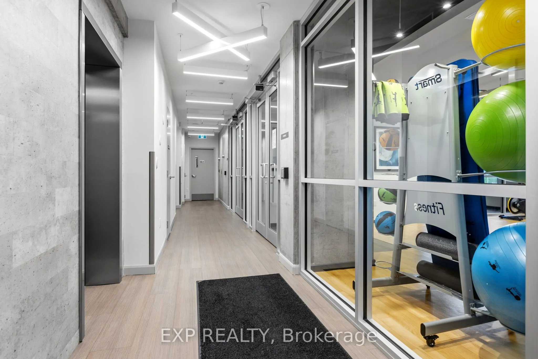 105 Champagne Avenue S #1009