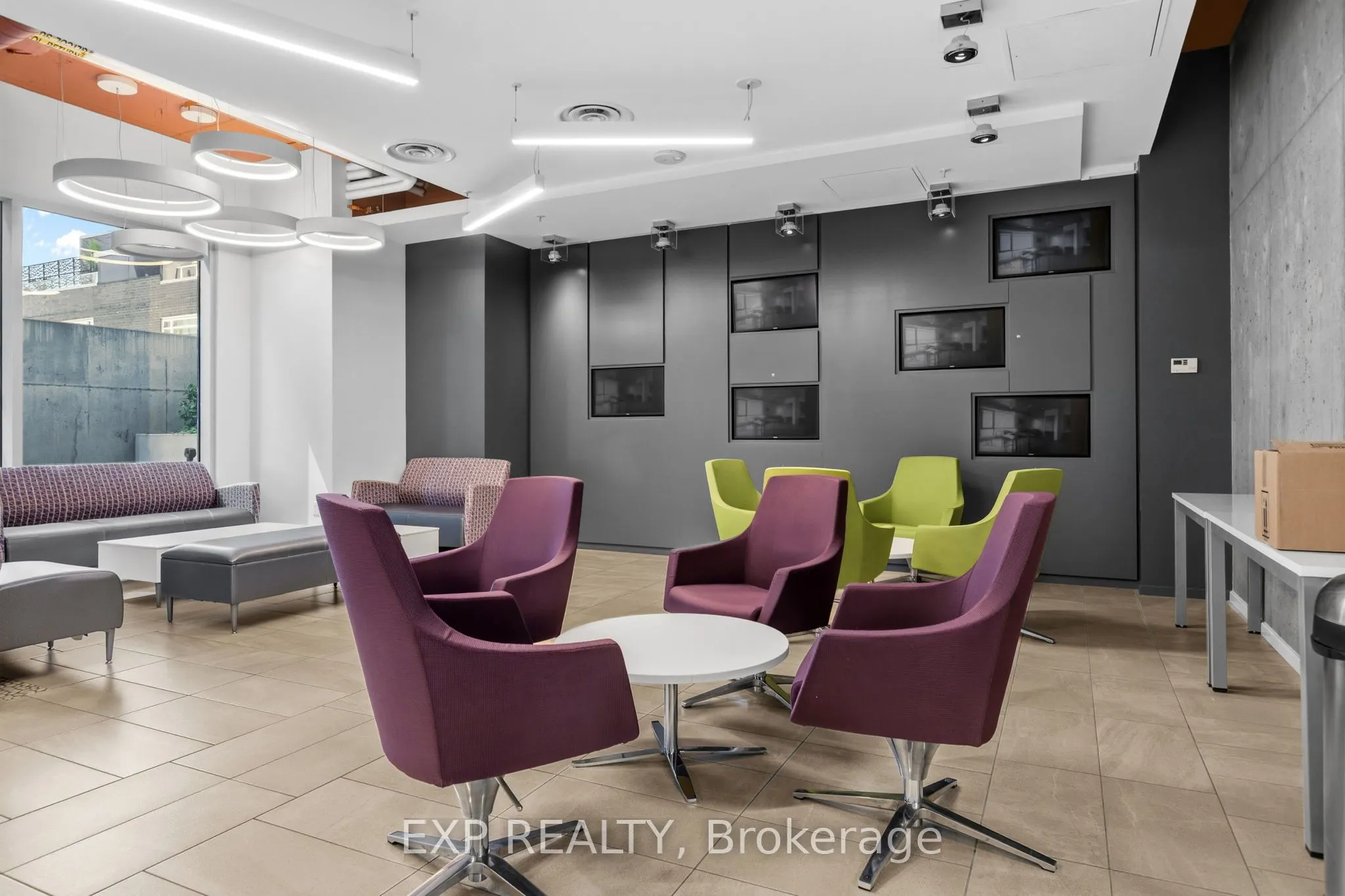 105 Champagne Avenue S #1009