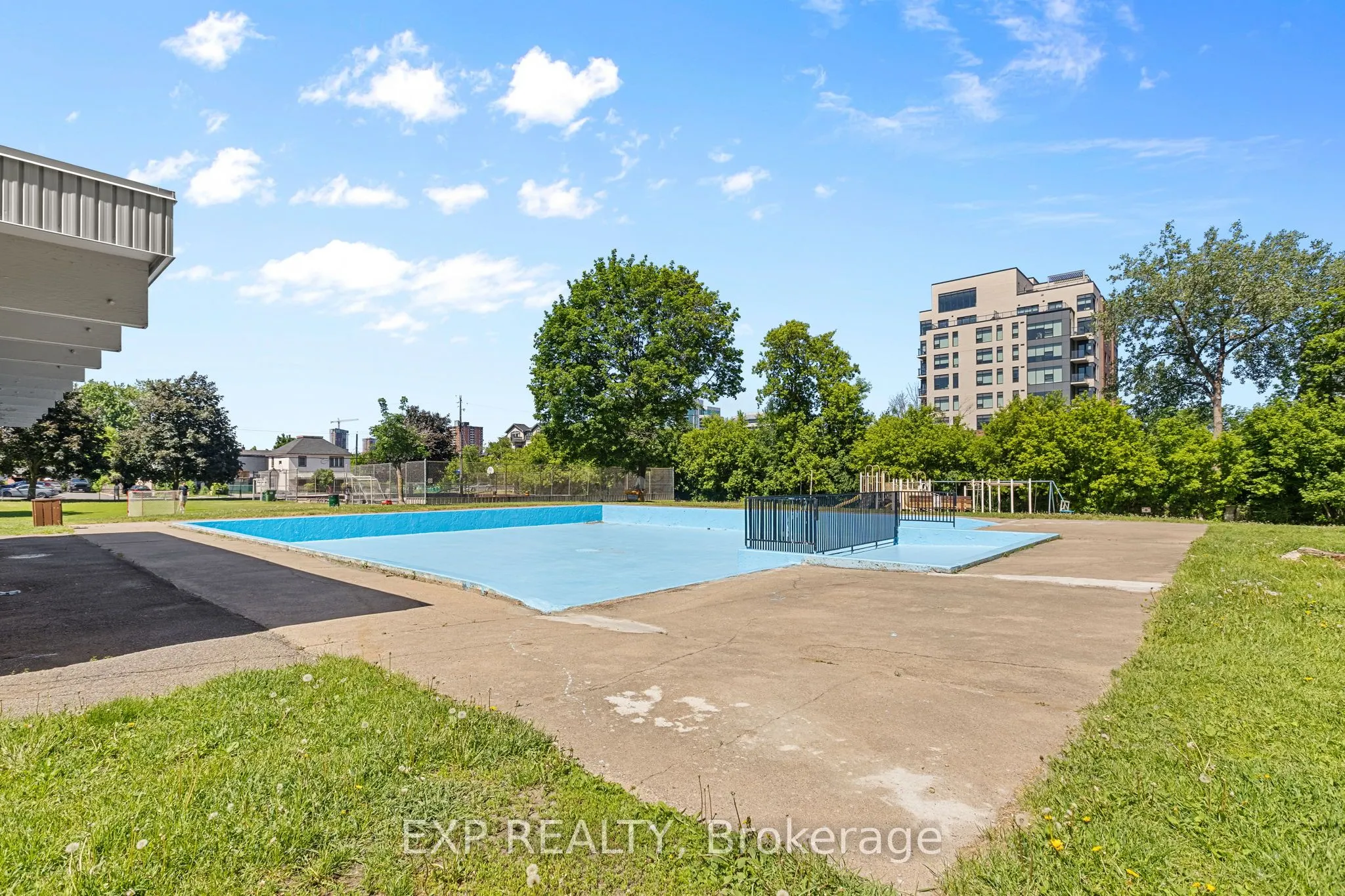 105 Champagne Avenue S #1009