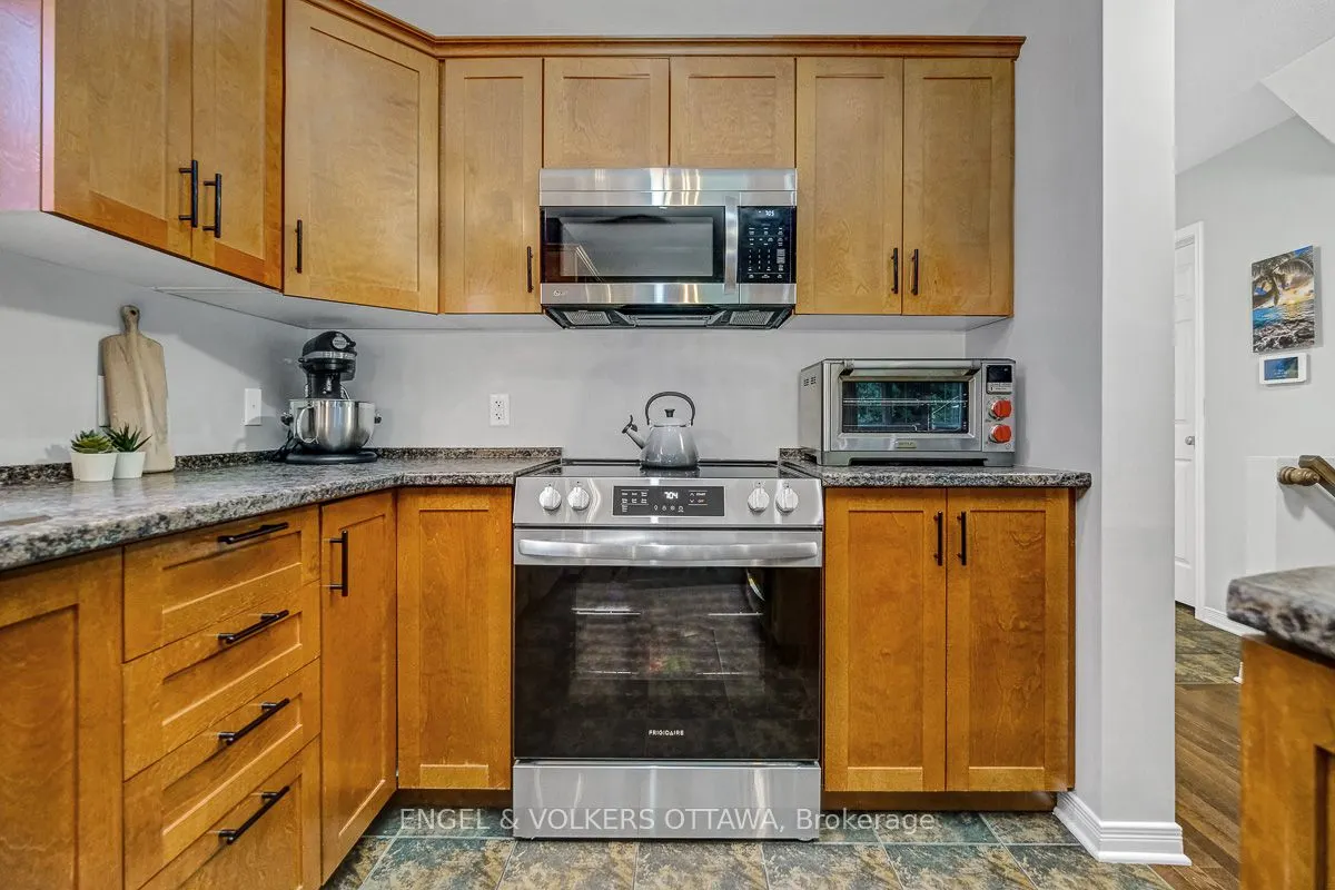 938 Payer Street
