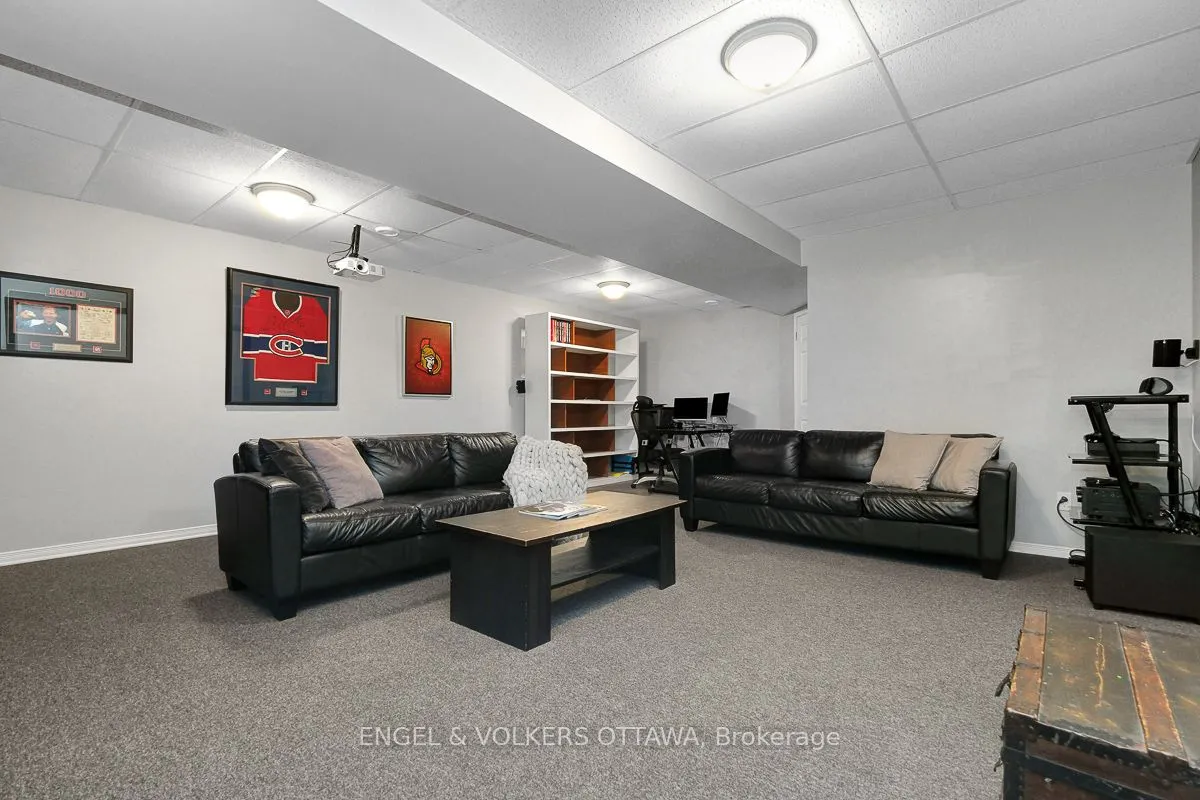 938 Payer Street