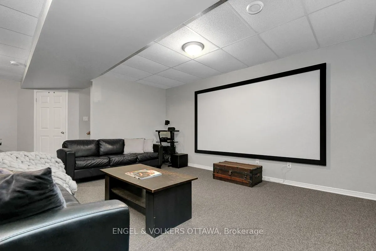 938 Payer Street