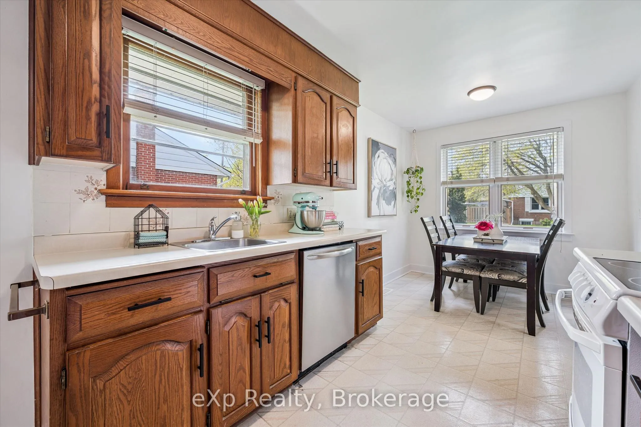 14 Glenwood Avenue