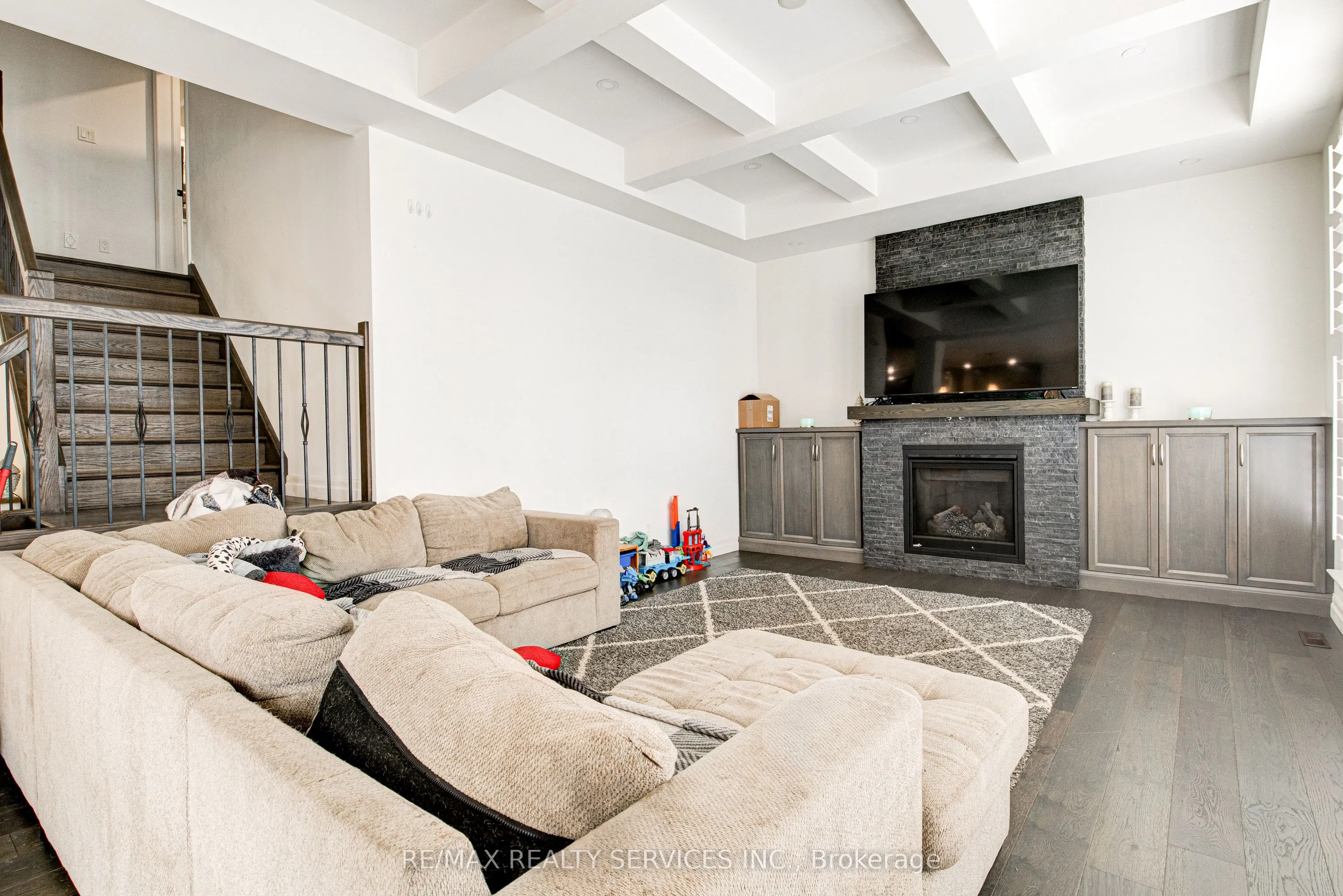 240 Tamarack Blvd Boulevard