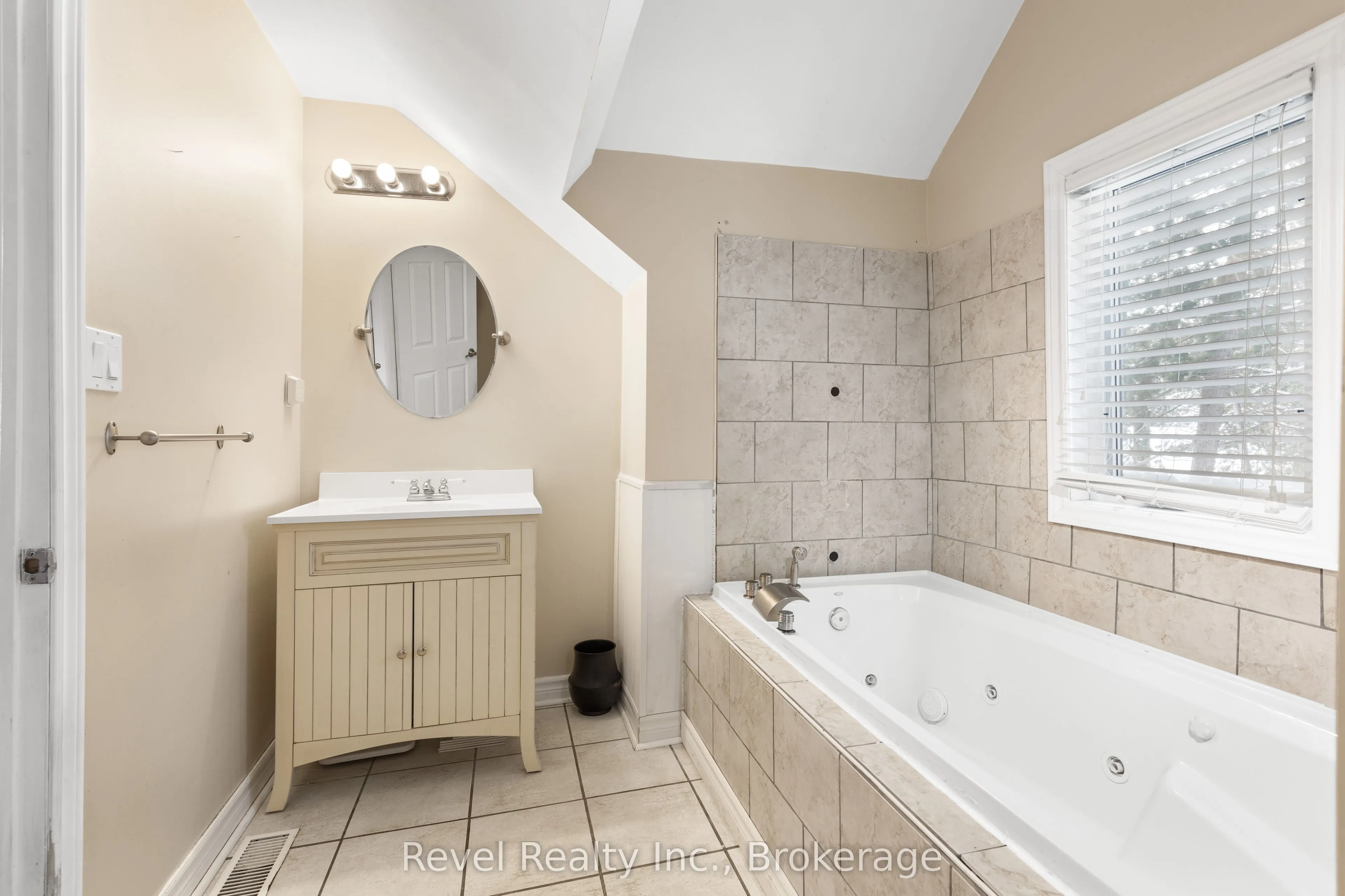 1393 Killarney Bay Road