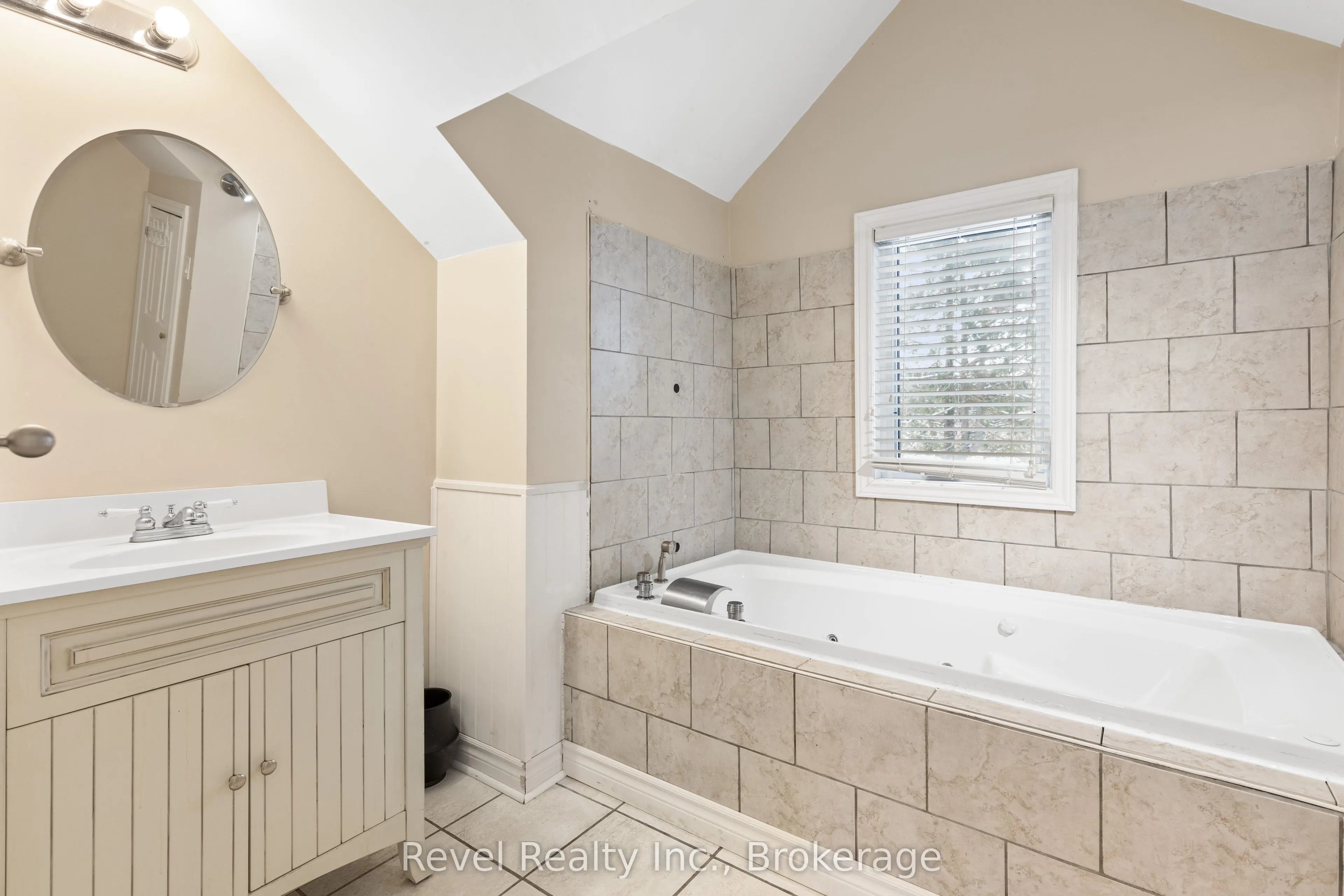 1393 Killarney Bay Road