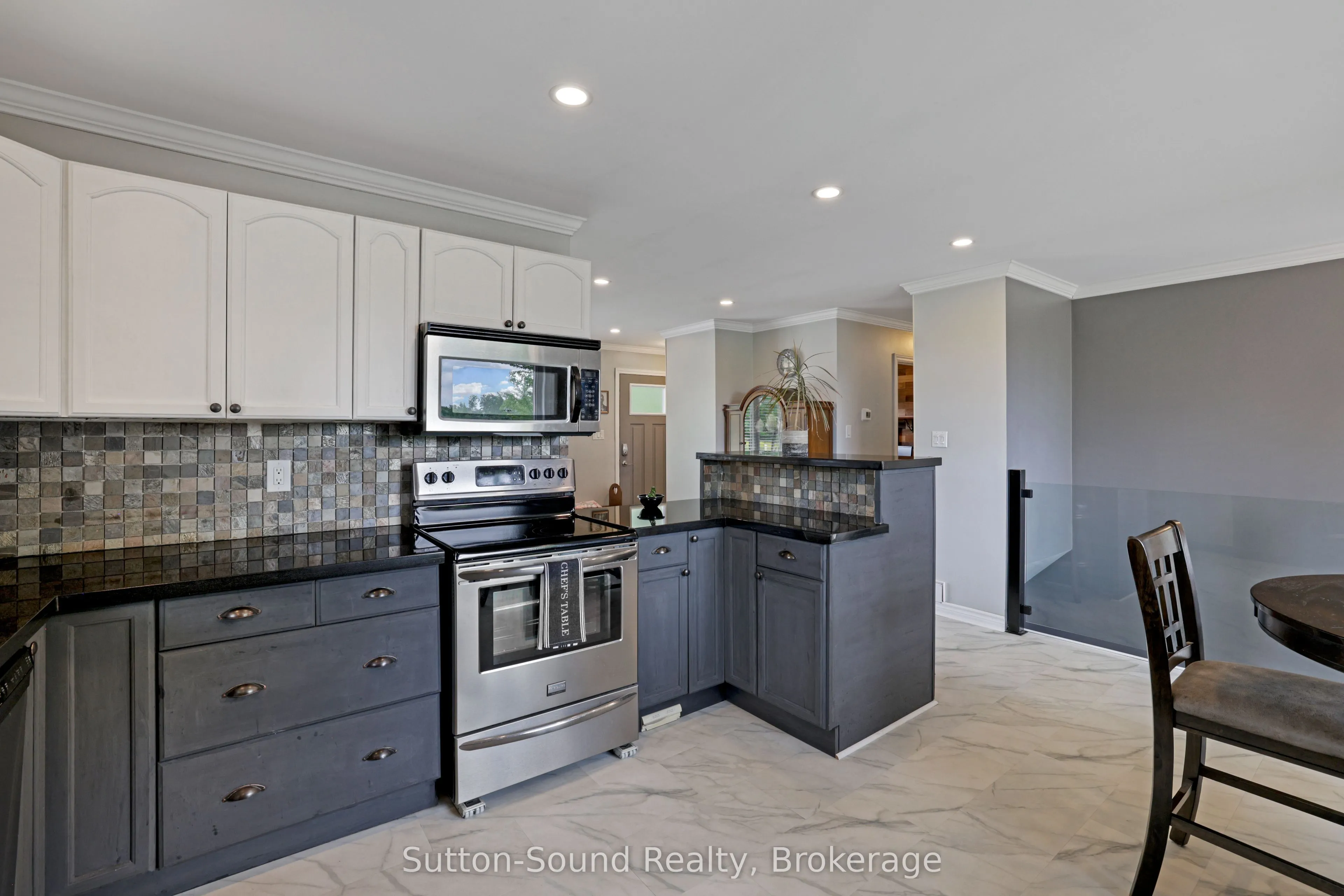 829 30th Street W