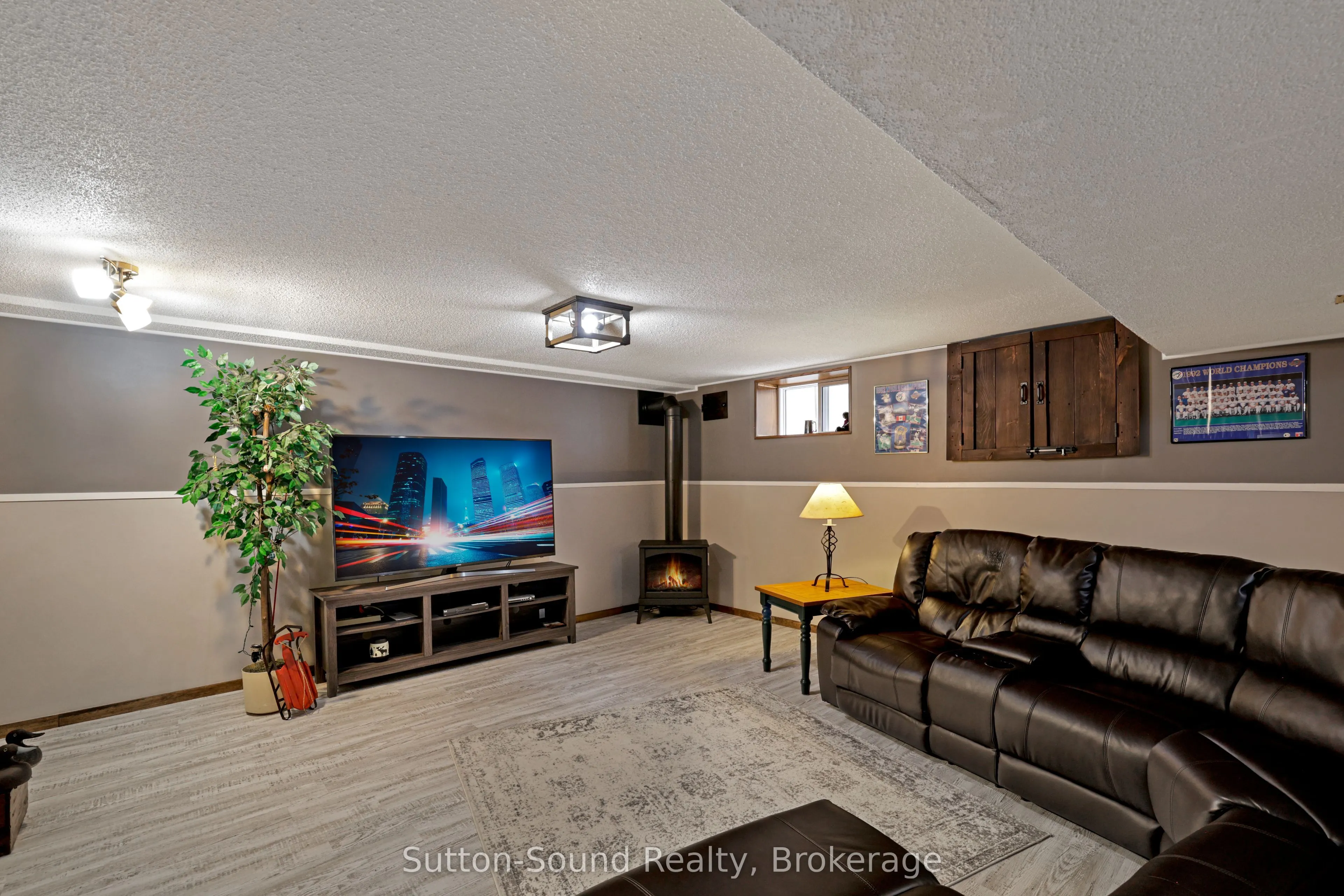 829 30th Street W