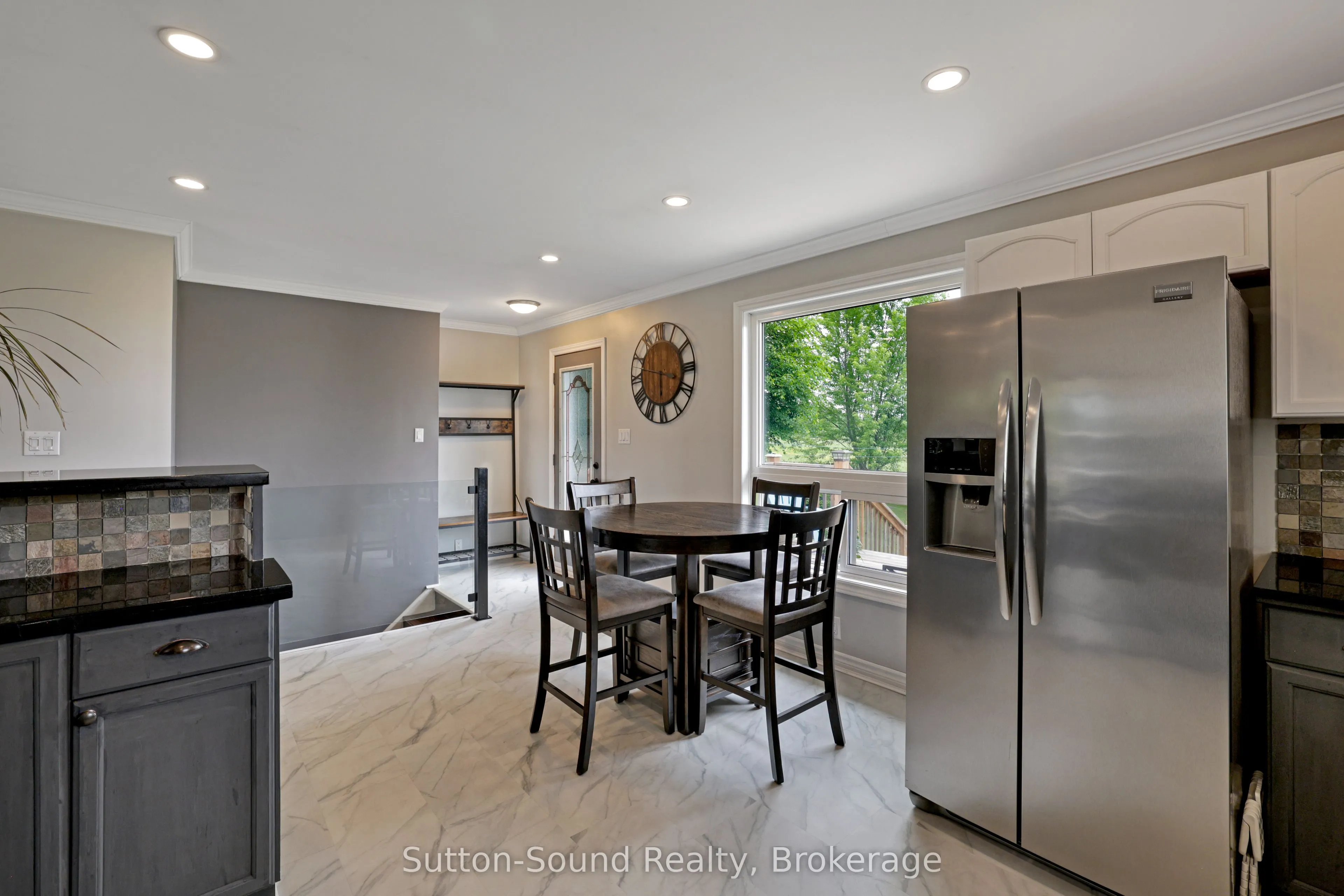 829 30th Street W