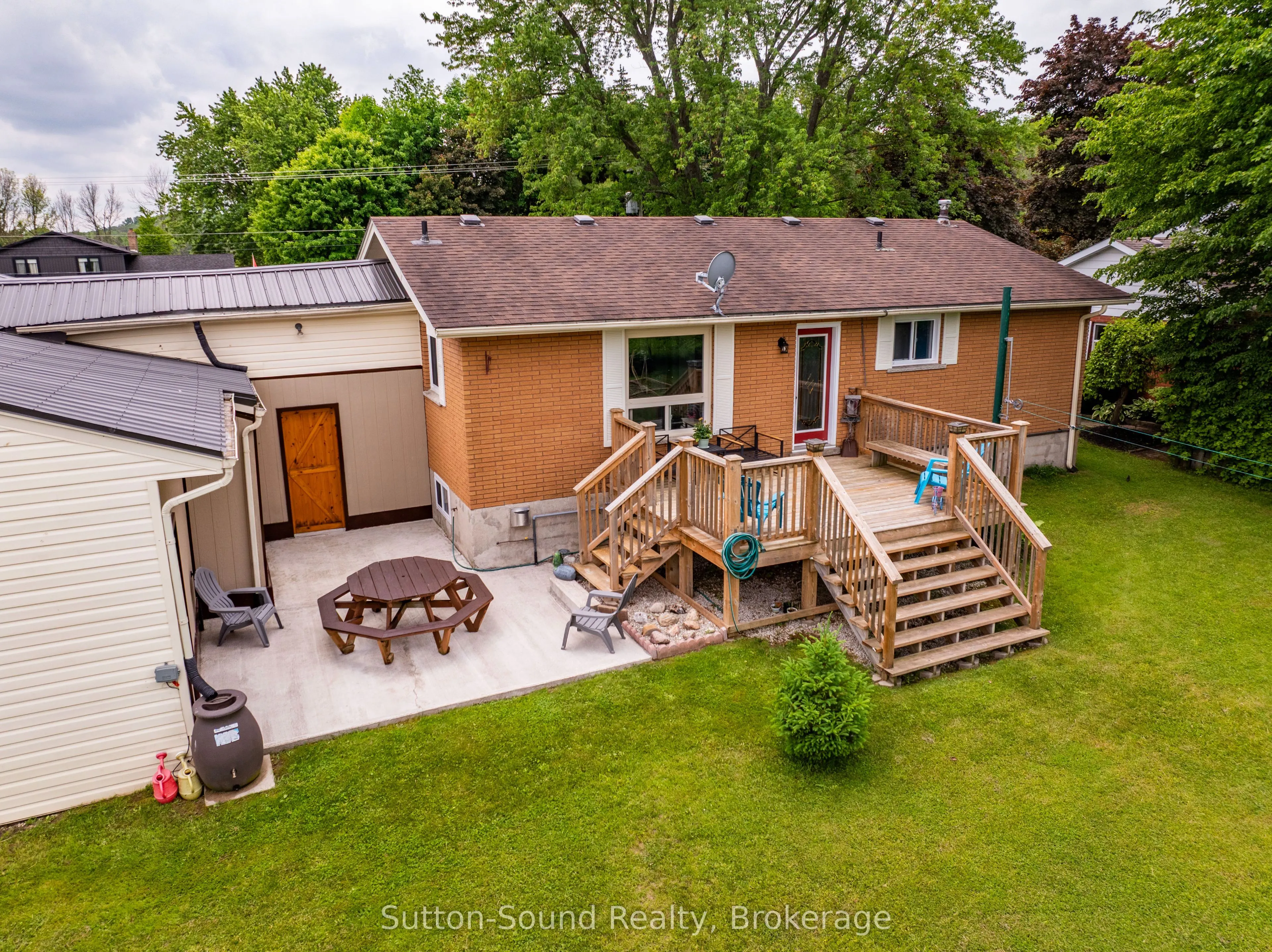829 30th Street W