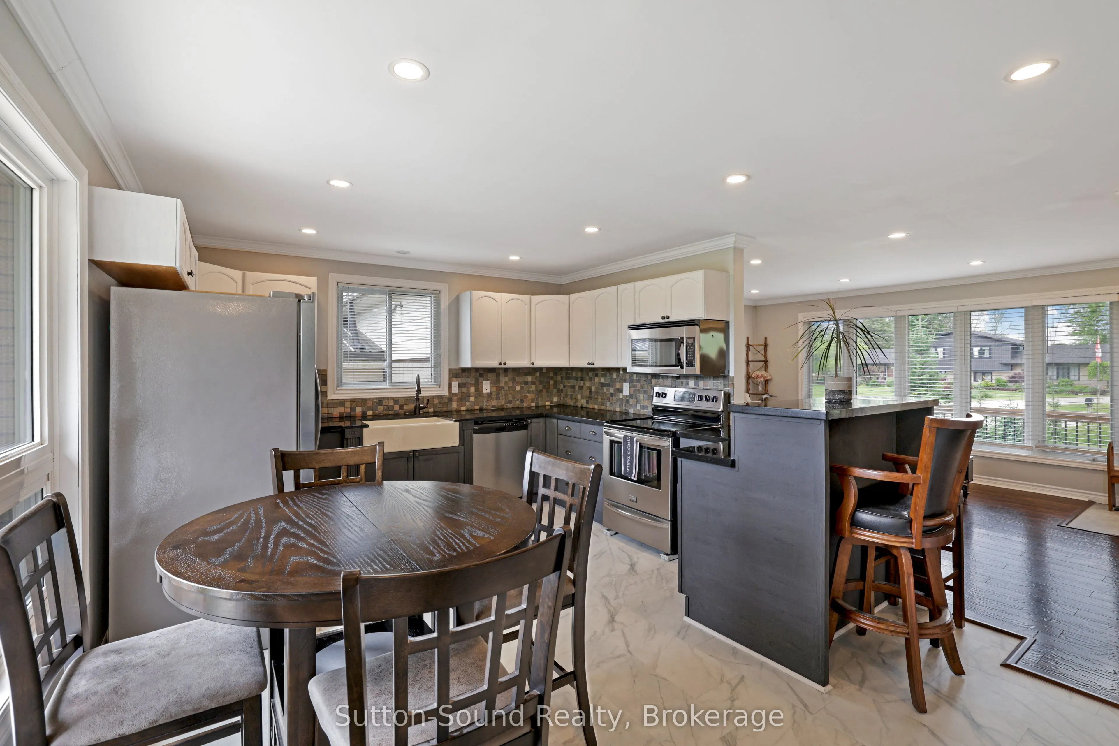 829 30th Street W