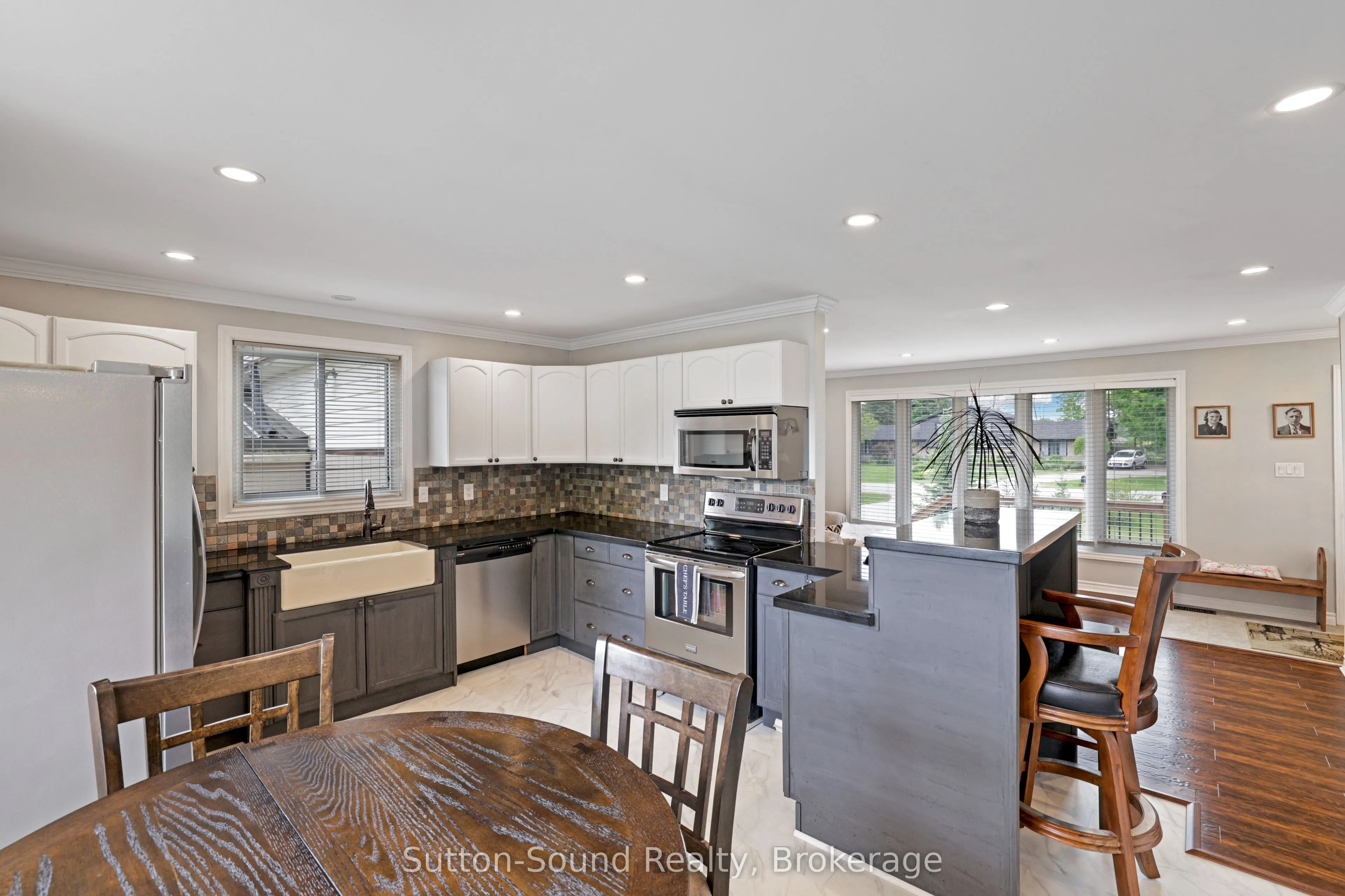 829 30th Street W