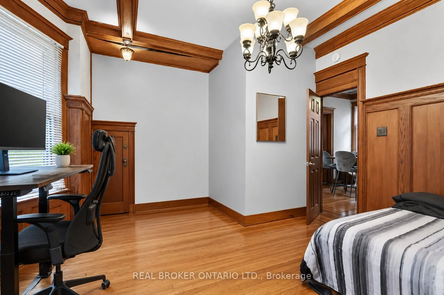 137 Sherman Avenue S
