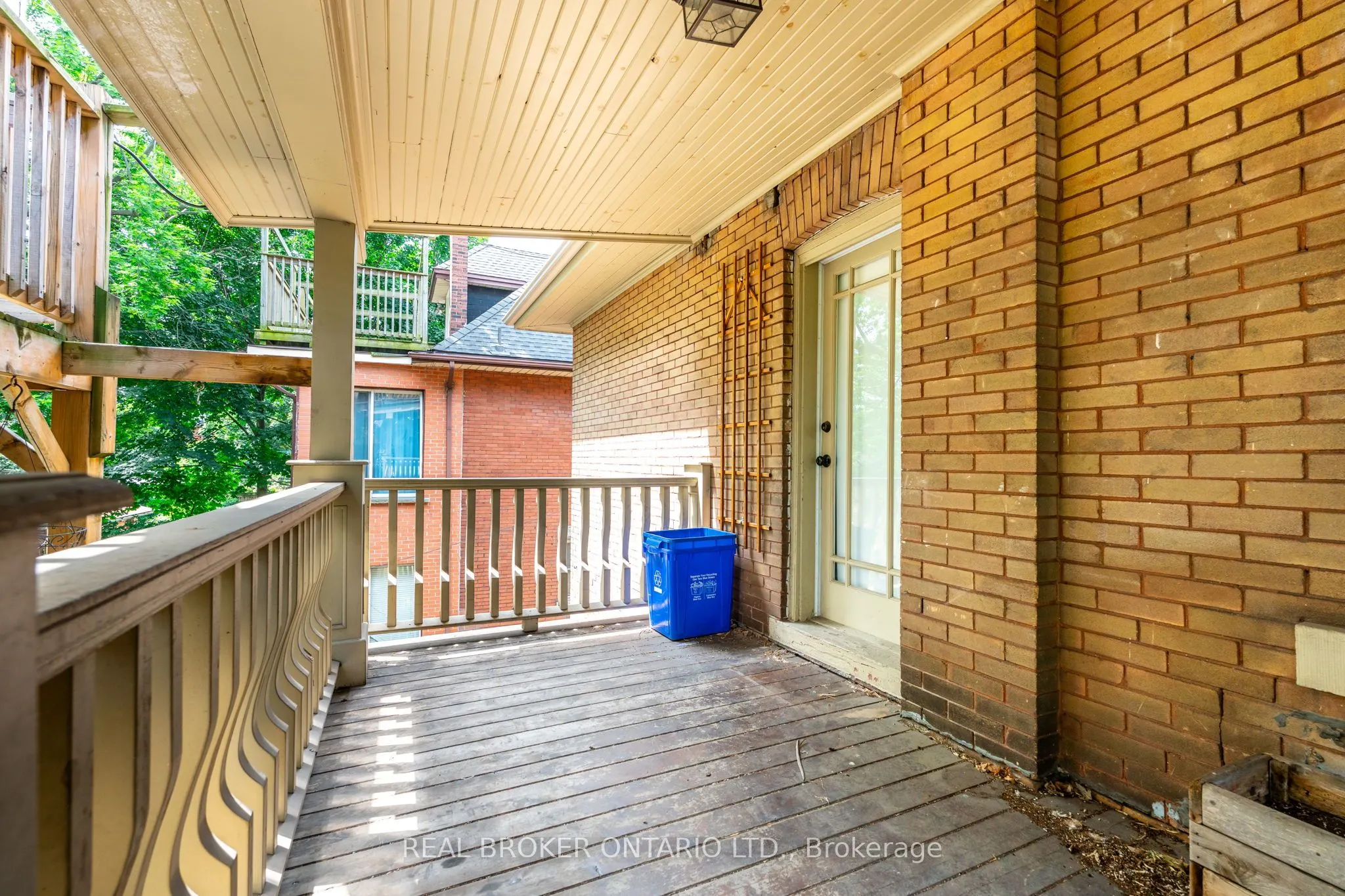 137 Sherman Avenue S