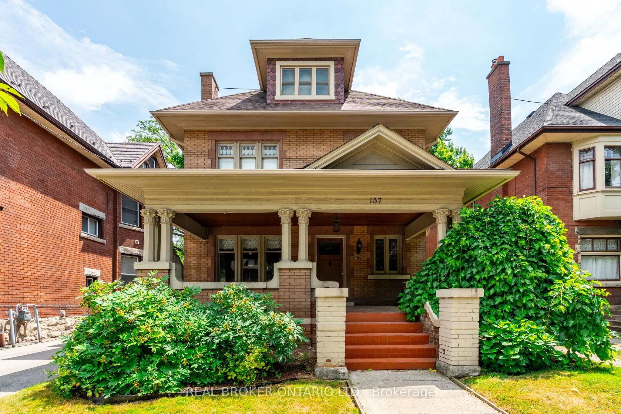 137 Sherman Avenue S