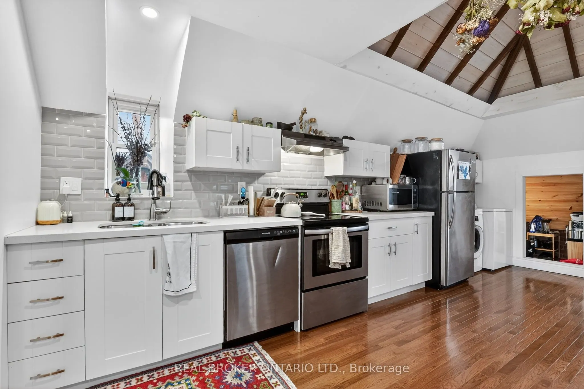 137 Sherman Avenue S