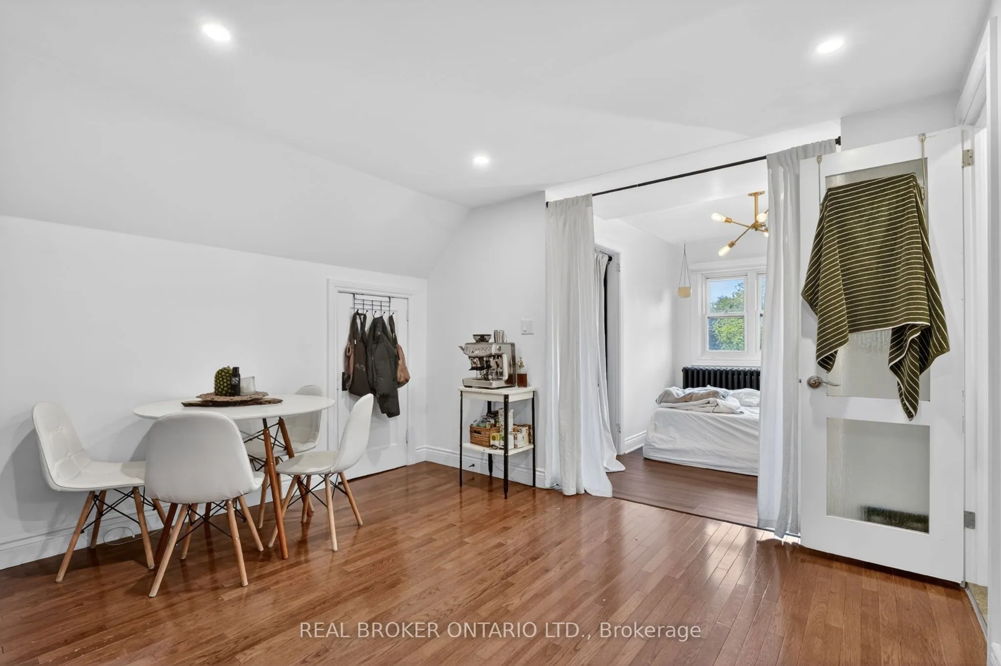 137 Sherman Avenue S