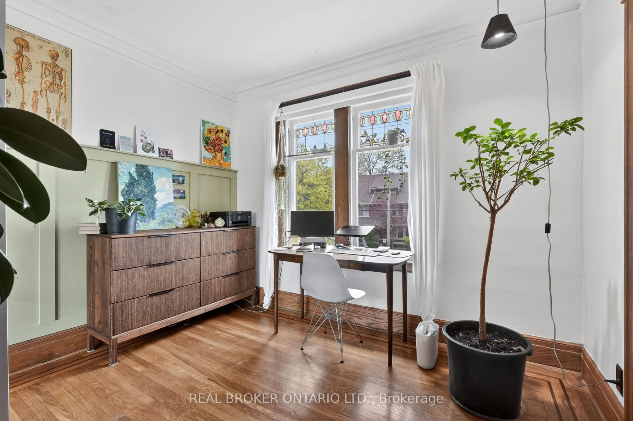 137 Sherman Avenue S