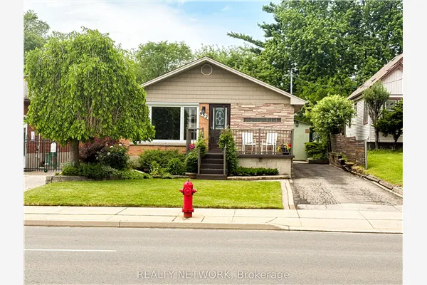 652 Upper Wentworth Street