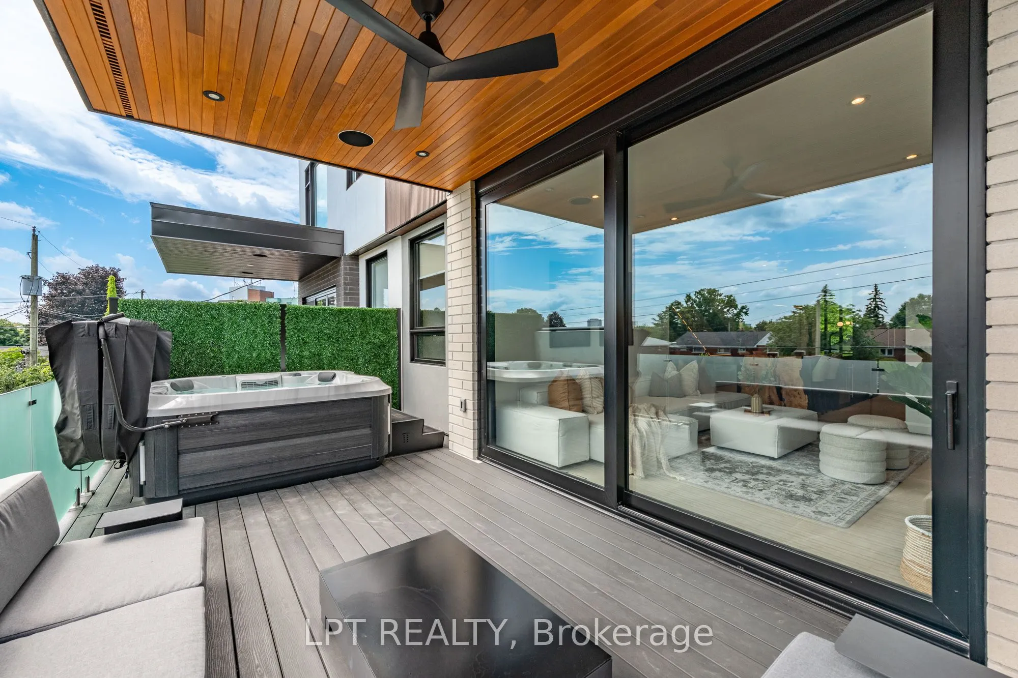 322 PERRIER Avenue