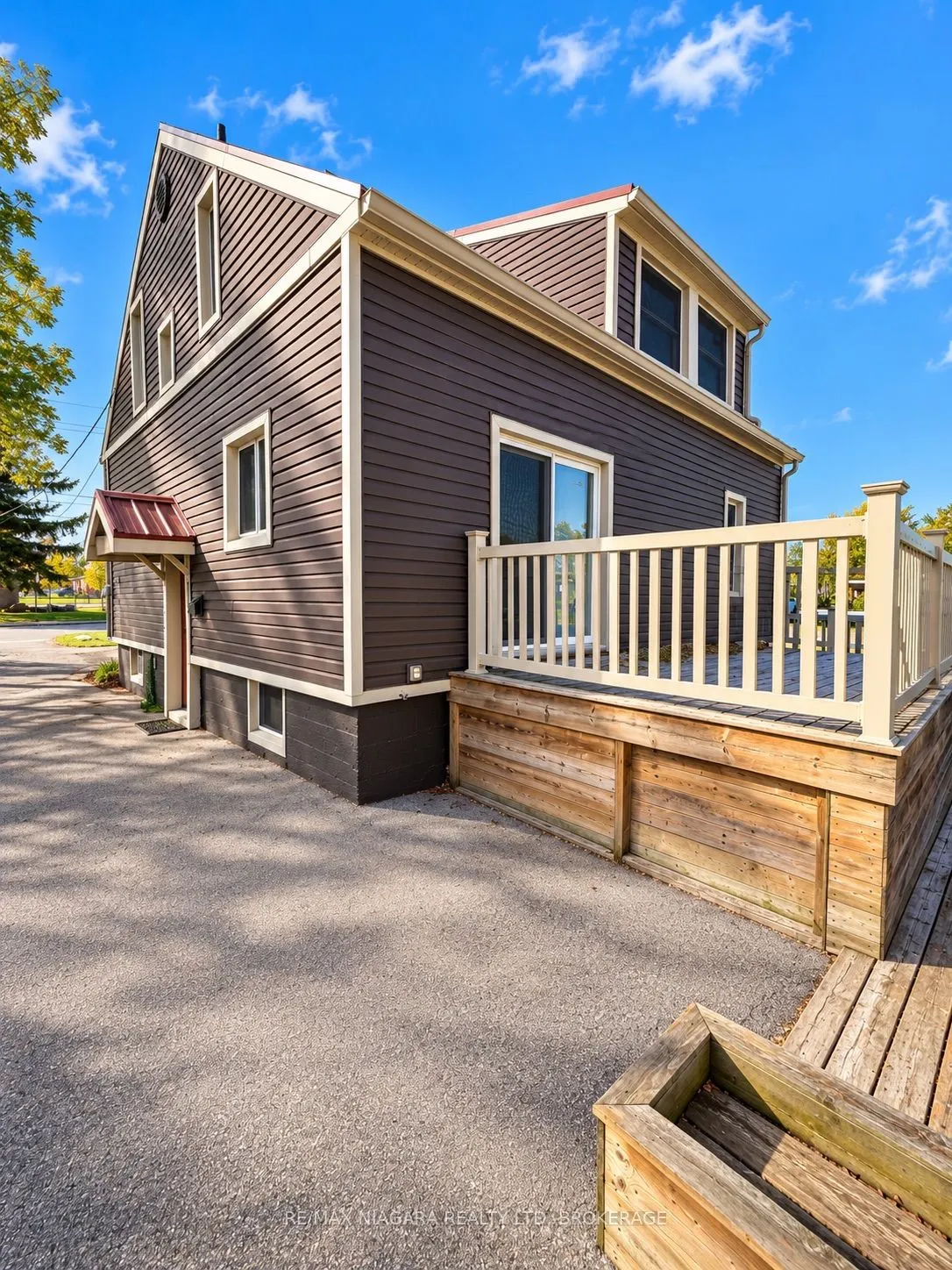 401 Fielden Avenue